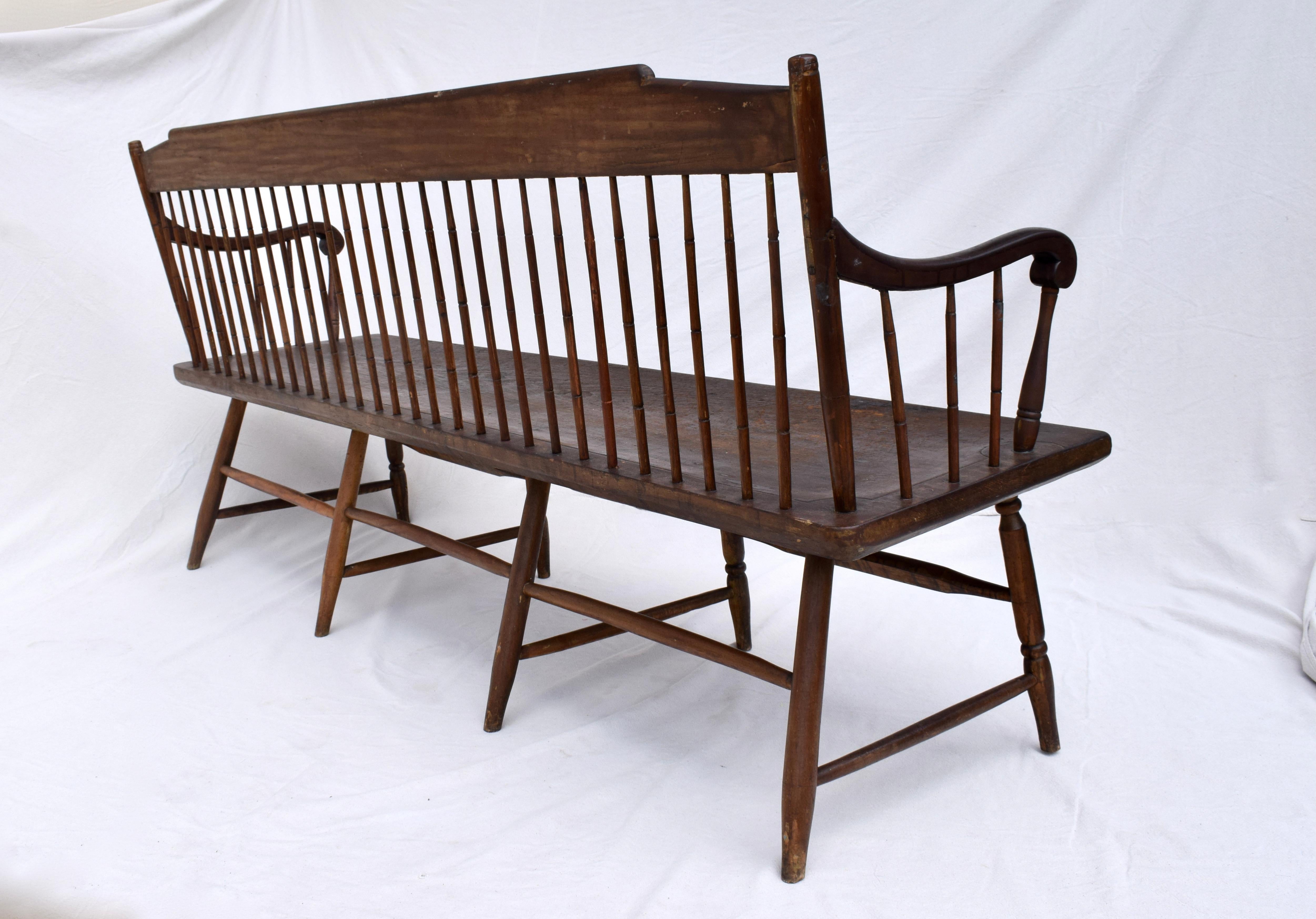 American Windsor Bench Early 19th C. In Good Condition In Southampton, NJ