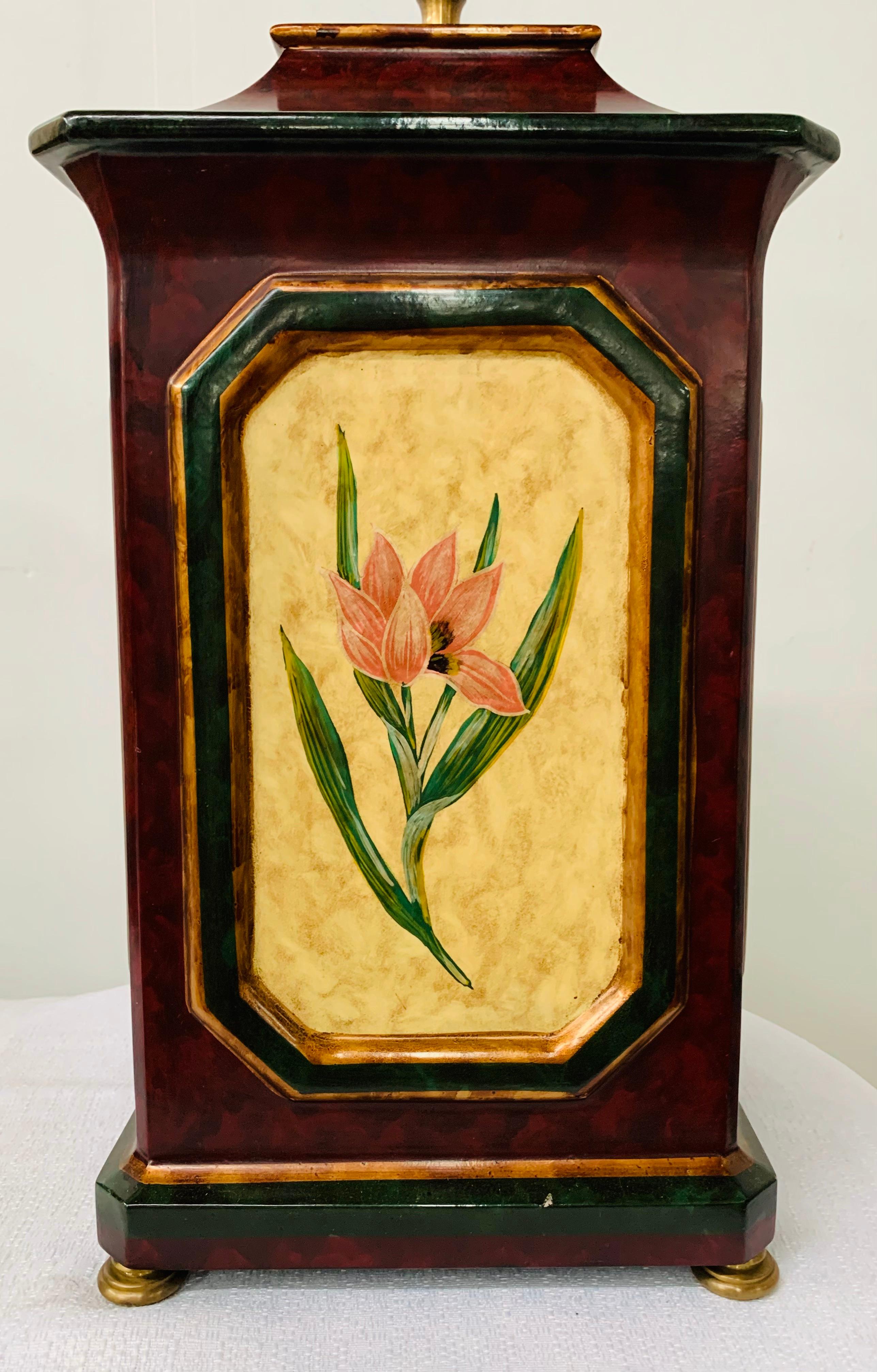 Orientalische handbemalte Holz-Tischlampe mit Blumendekoration, ein Paar (Metall) im Angebot