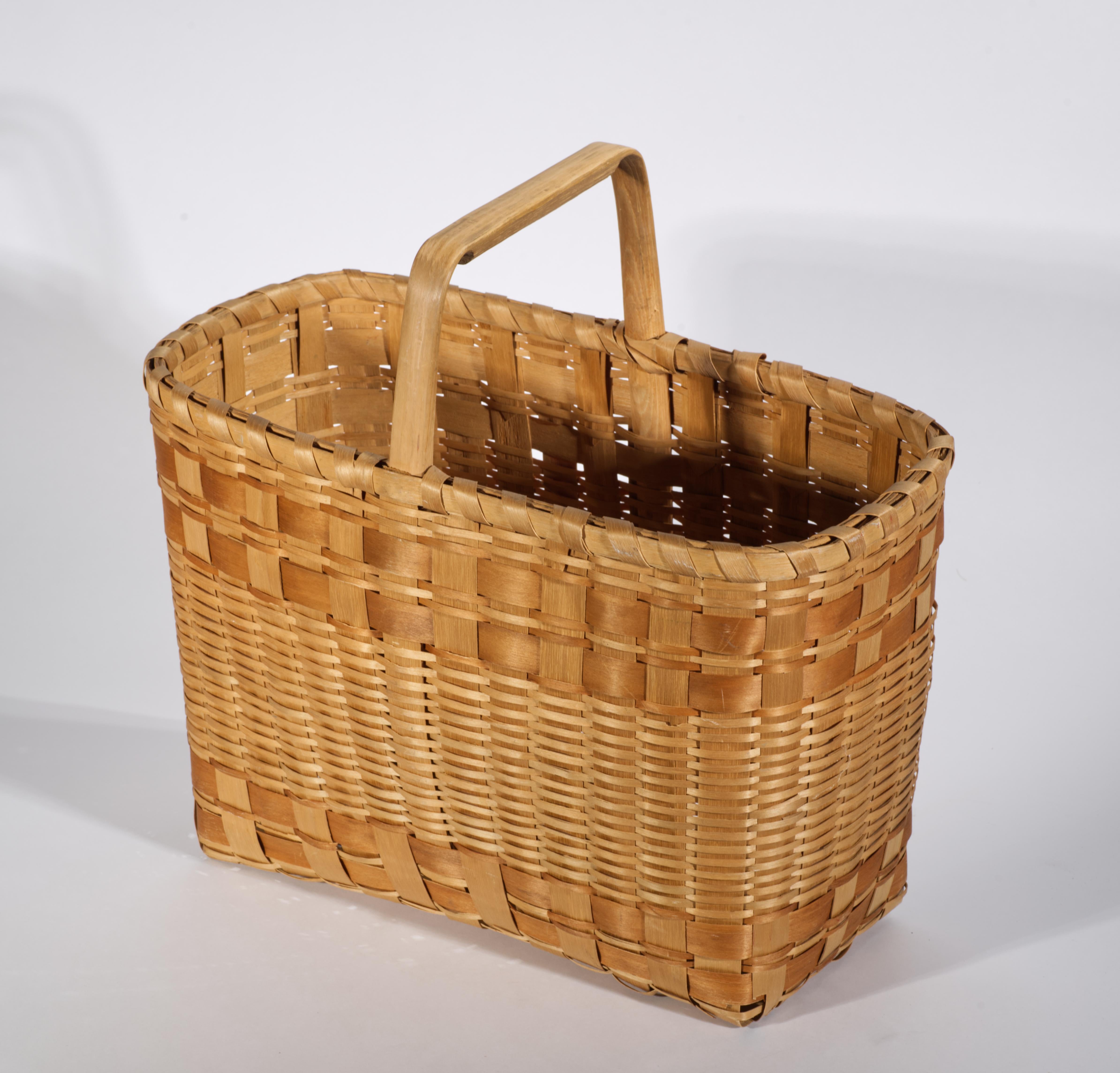 Nativo americano Cesto da mercato americano in vimini intrecciato con stecche di frassino, 1900 in vendita