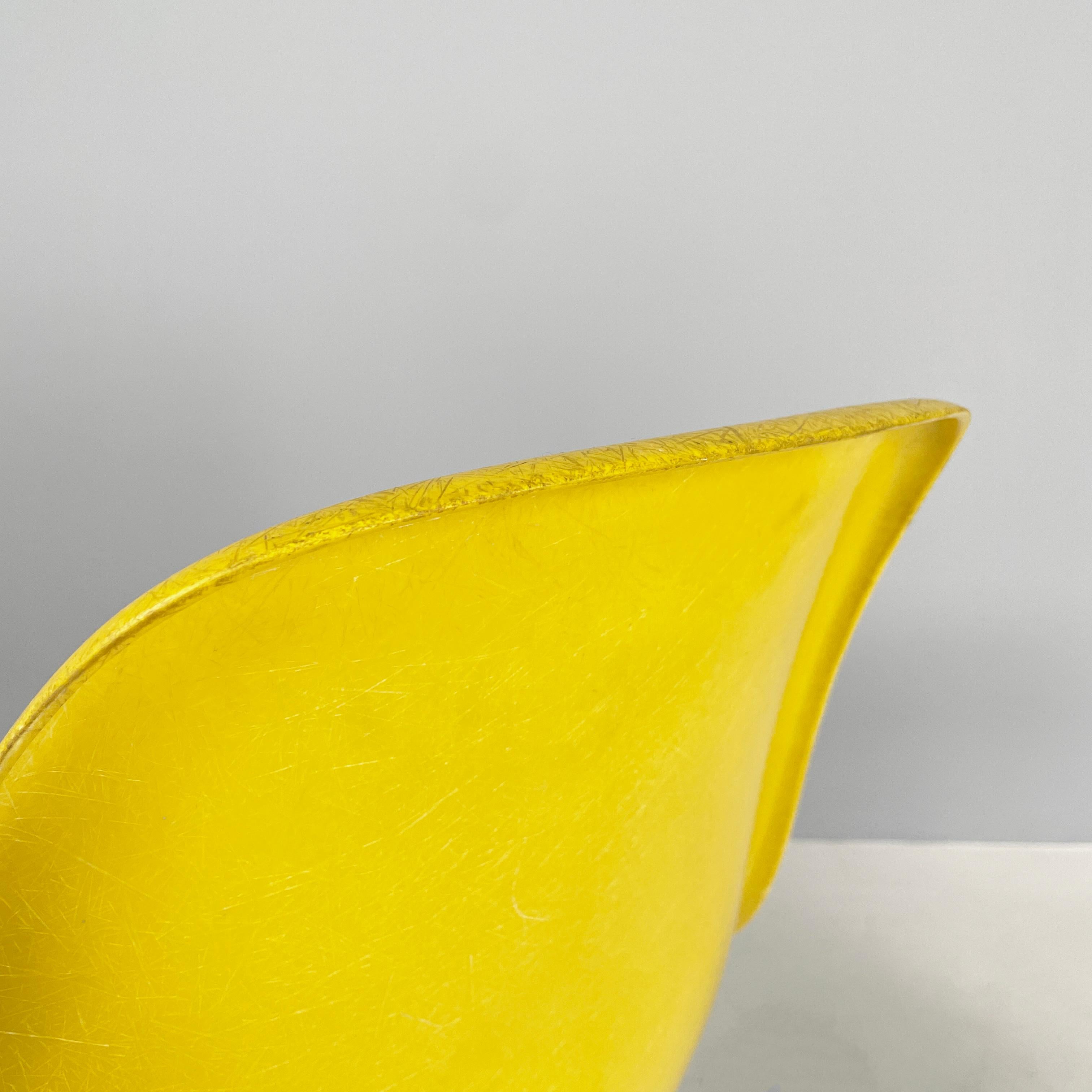 American Yellow Shell Chairs by Charles and Ray Eames for Herman Miller, 1970s For Sale 7