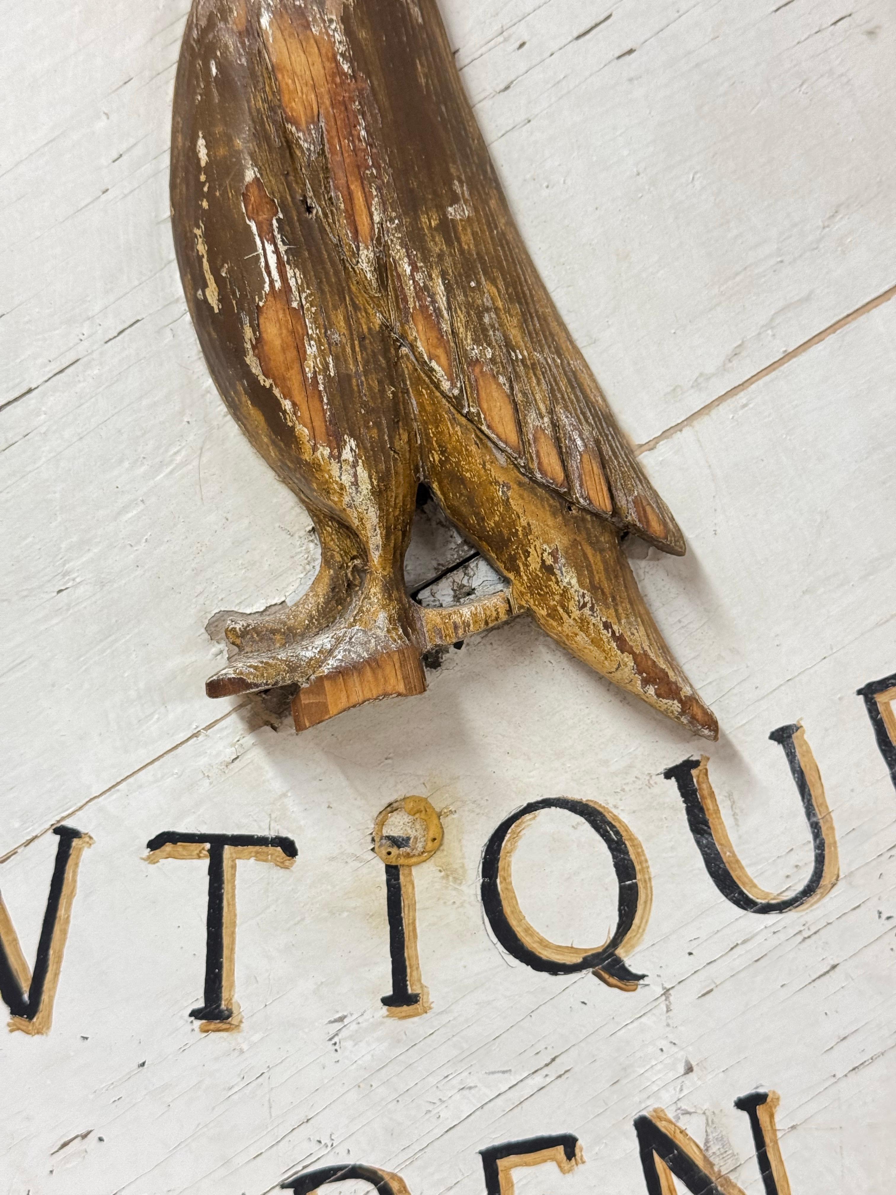 Insegna di legno intagliata a mano del negozio di antiquariato Americana in vendita 5