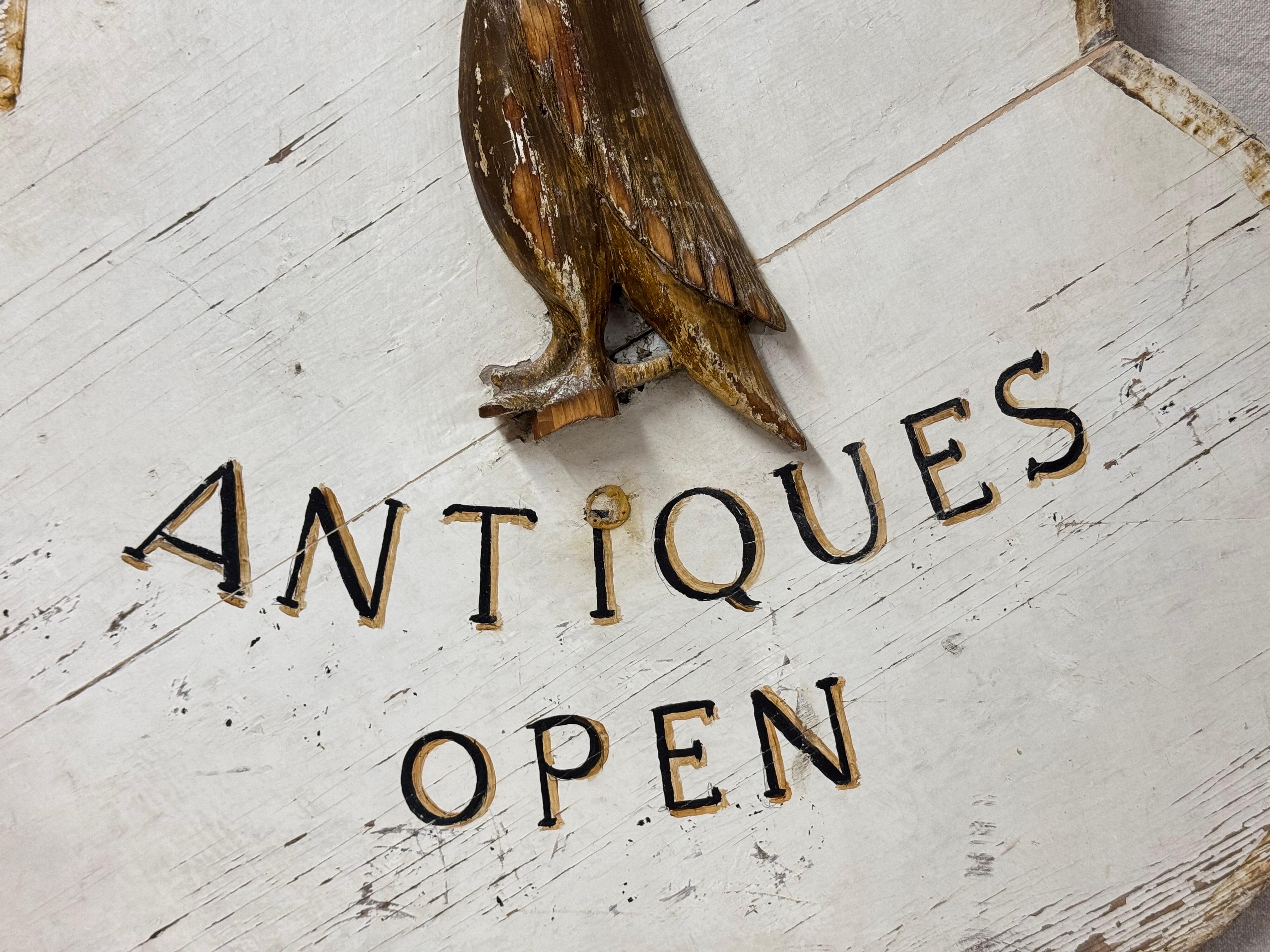 Insegna di legno intagliata a mano del negozio di antiquariato Americana in vendita 8