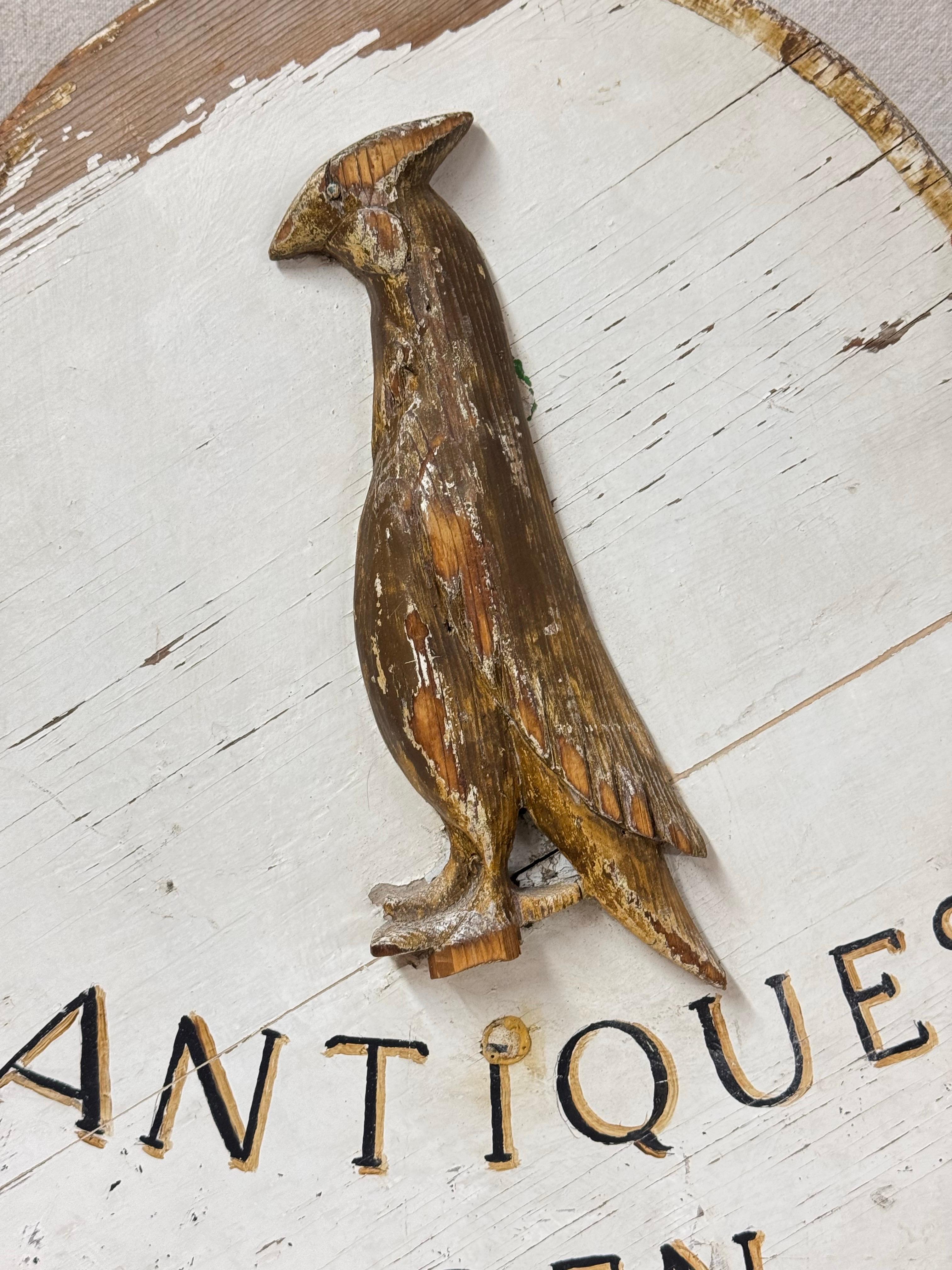 Insegna di legno intagliata a mano del negozio di antiquariato Americana in vendita 1