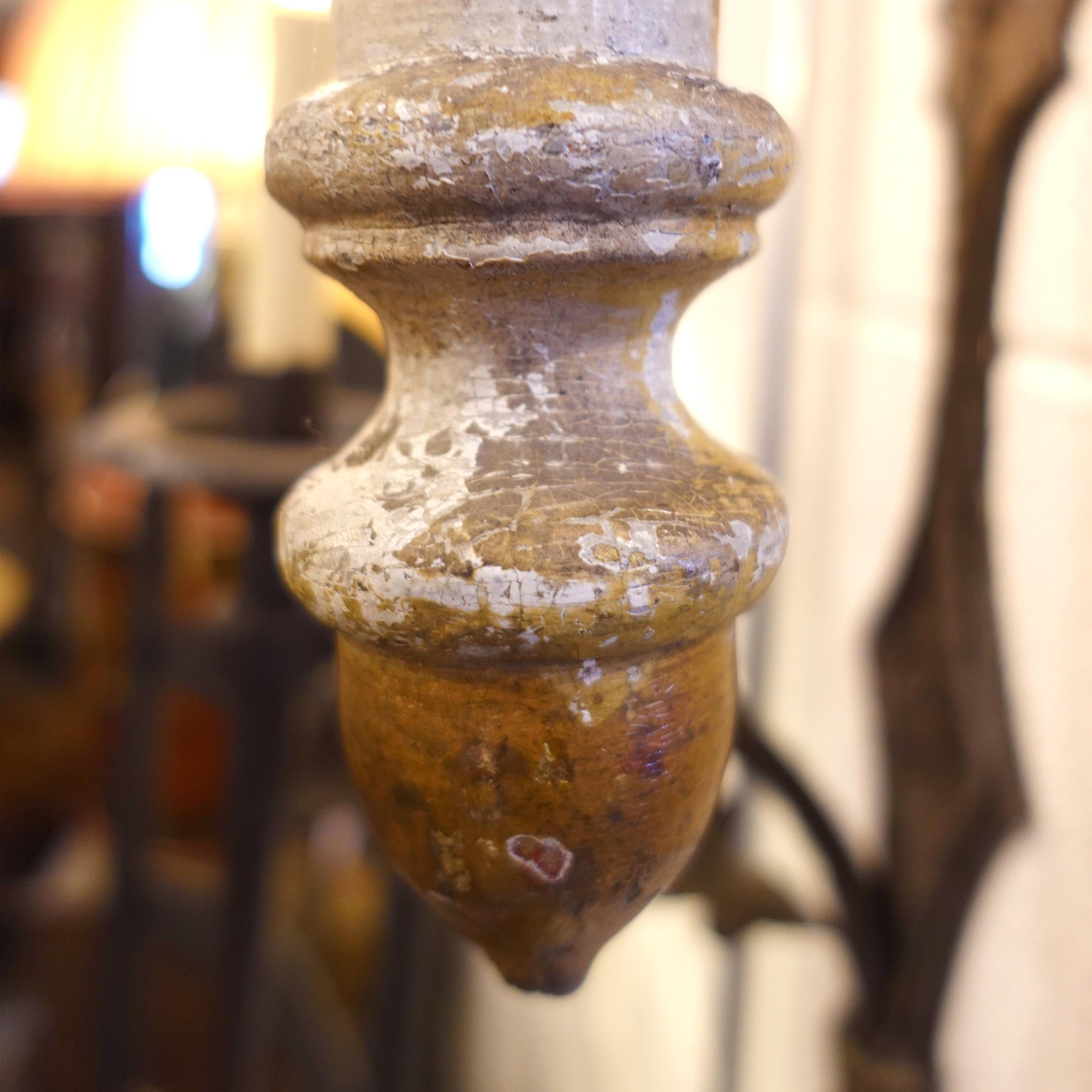 Americana Folk Art Painted Pennsylvania Barber’s Pole In Good Condition For Sale In Leesburg, VA