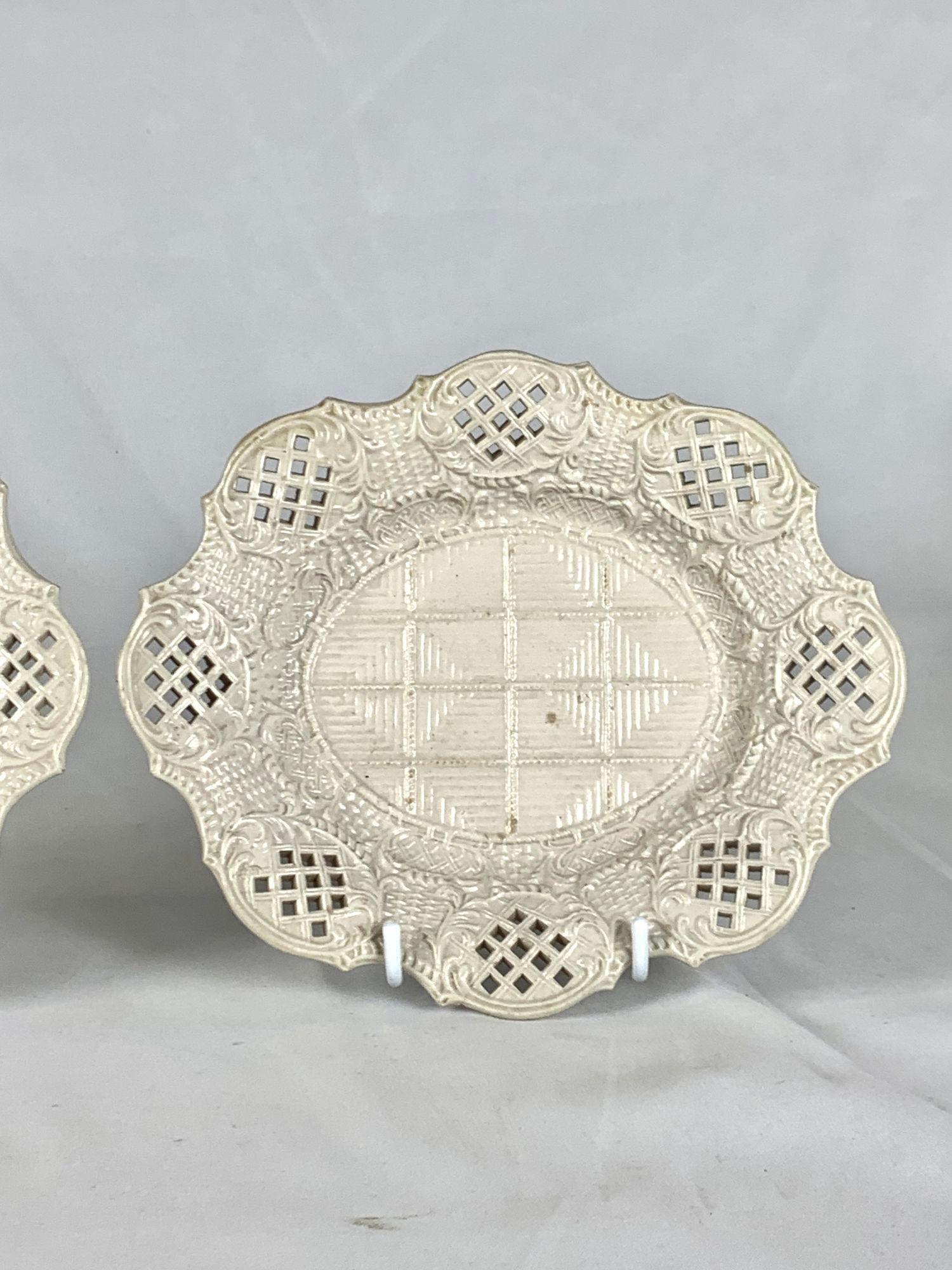 Molded Americana Pair Antique English White Salt Glazed Stoneware Dishes 18th Century For Sale