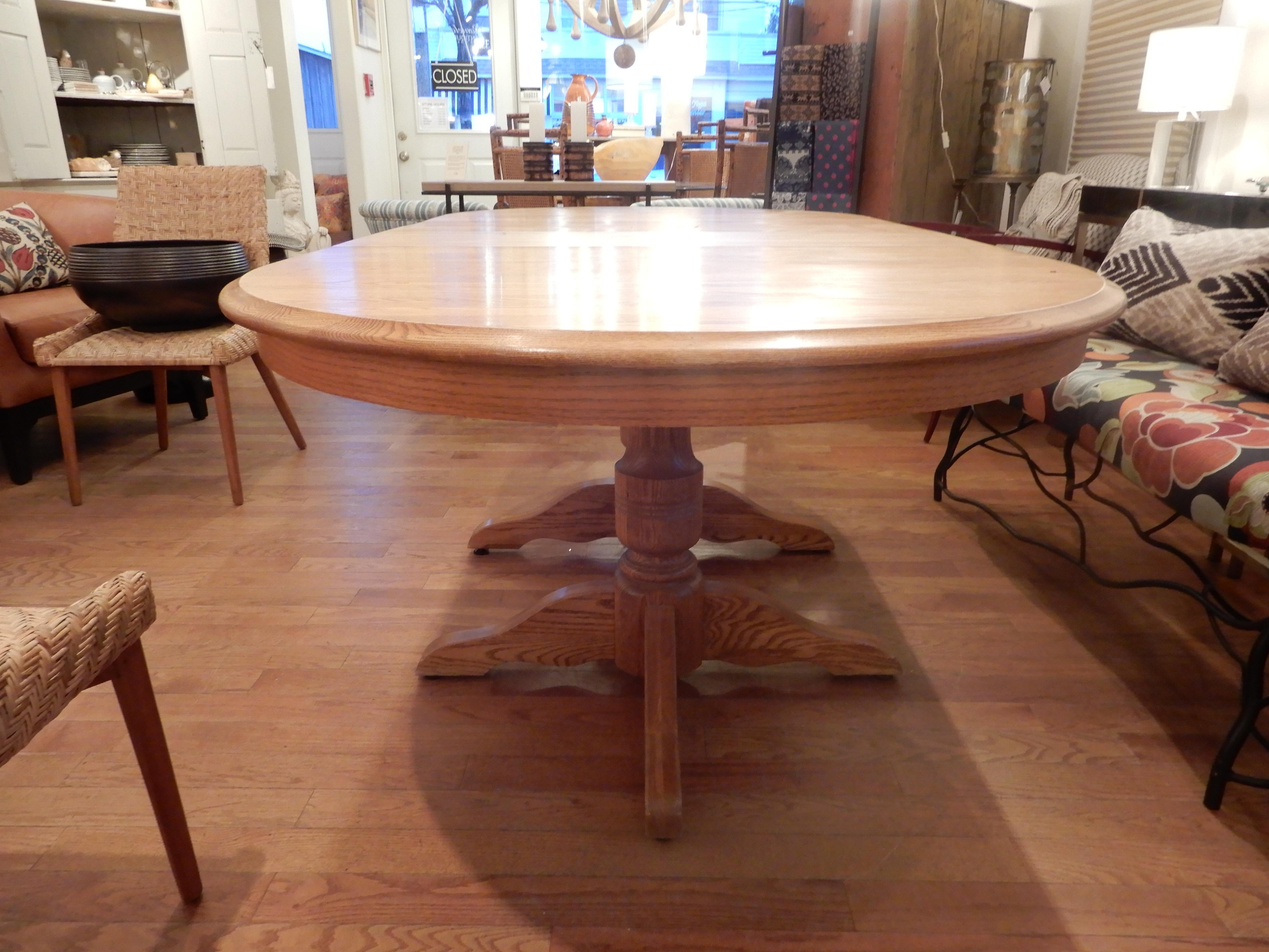 A two column solid white oak Americana dining room table, the table measures 82 inches with both leaves in, without the leaves the length is 60 inches (closed) and oval in shape. All beautifully hand crafted and good condition. Seats 8 comfortably.