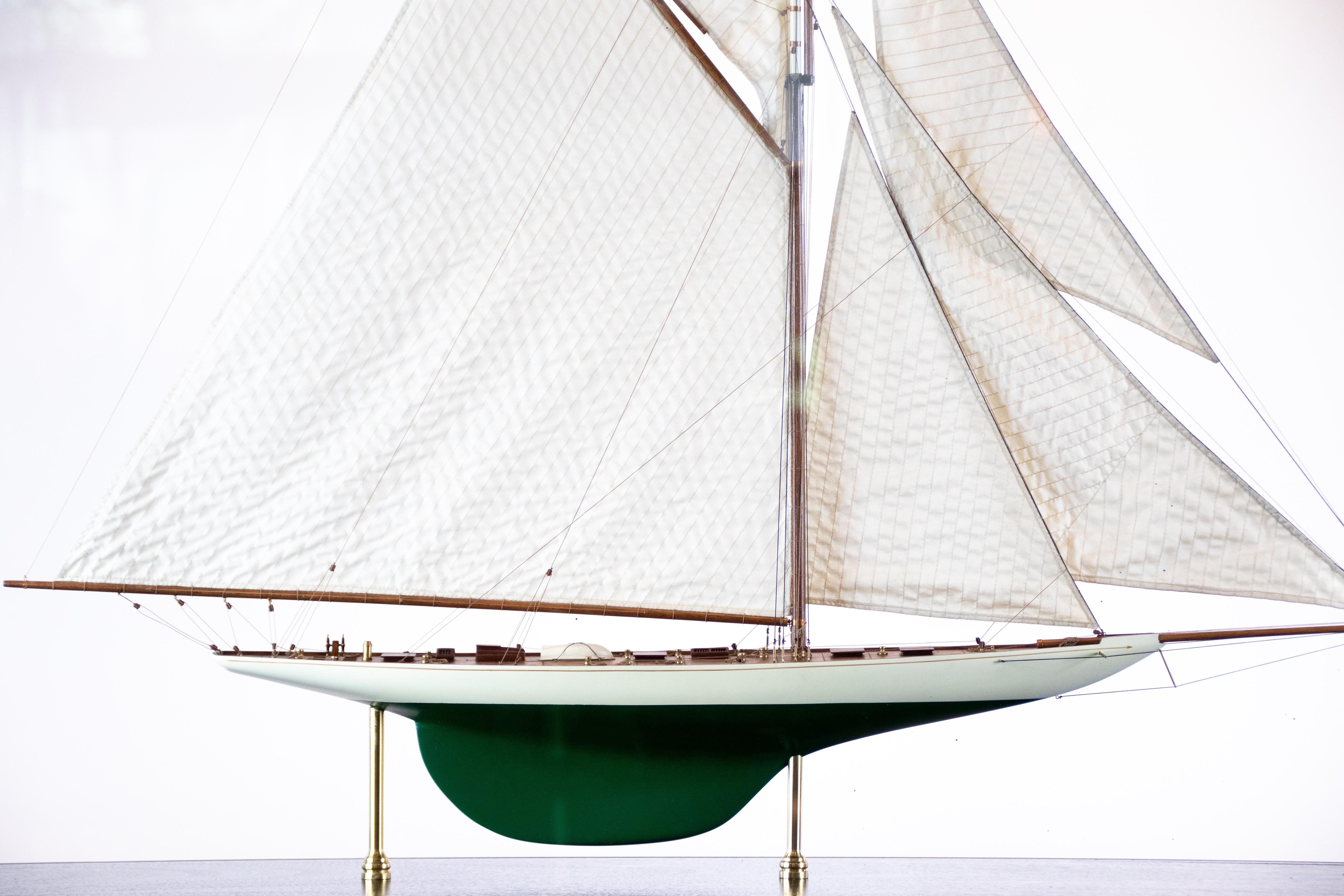 America's Cup Yacht „Defender“ von 1895 im Zustand „Gut“ im Angebot in Norwell, MA