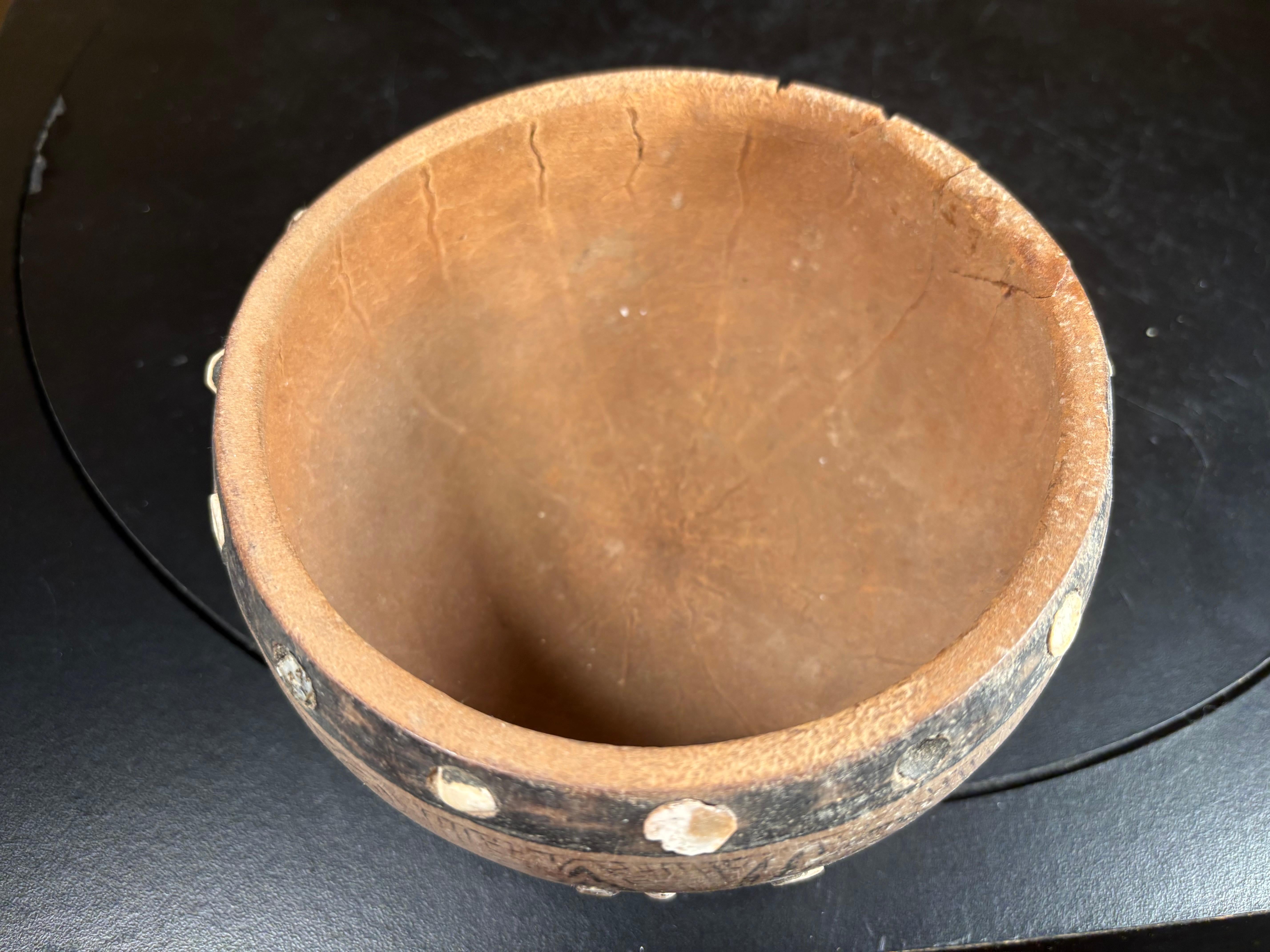 Bois Le plus ancien récipient à pyrogravure connu des Amériques, 400 ans après J.-C. en vente