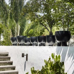 Juego de tres macetas Ames para interior o exterior BARRO Pot 2 by Sebastian Herkner