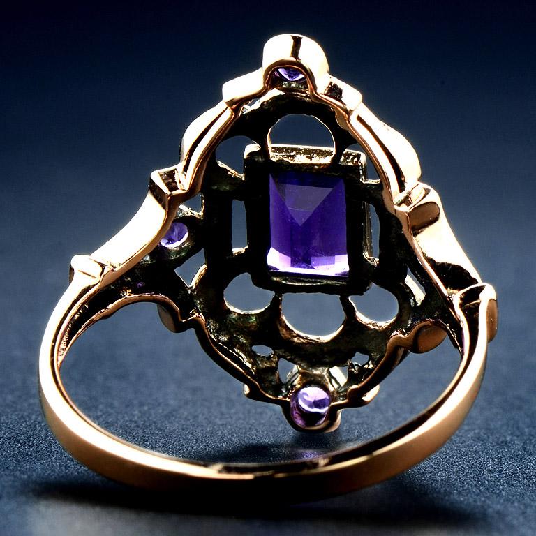 Amethyst 10 Karat Rose Gold Cocktail Ring In New Condition In Bangkok, TH