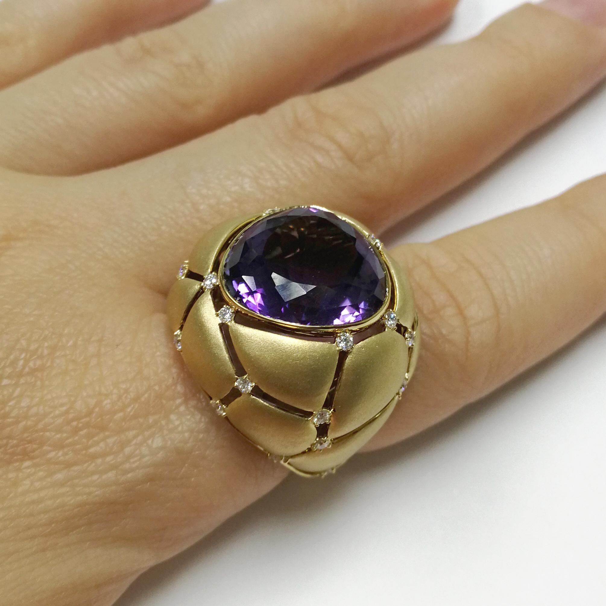 Amethyst 12.09 Carat White Diamonds 18 Karat Yellow Gold Ring For Sale 2