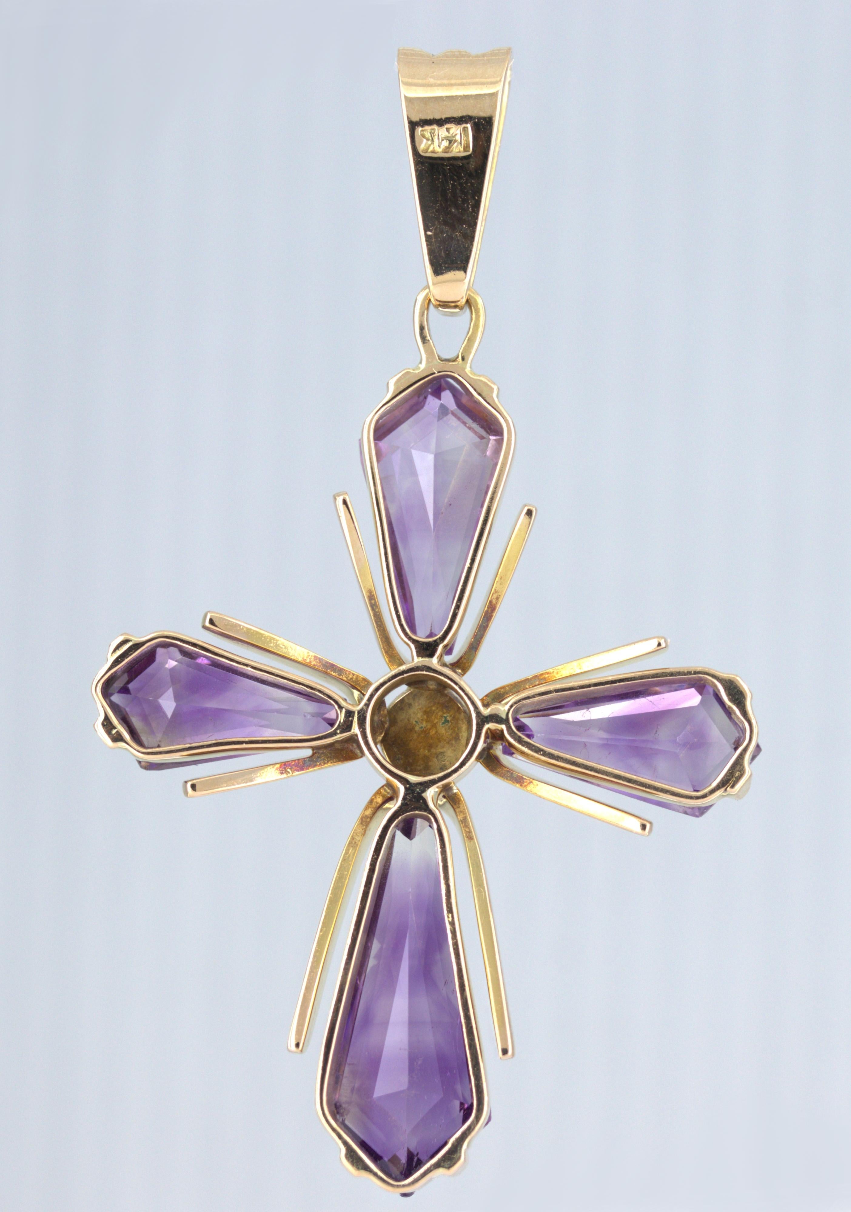 Amethyst, 14K Yellow Gold Cross Pendant In Good Condition For Sale In Pleasant Hill, CA