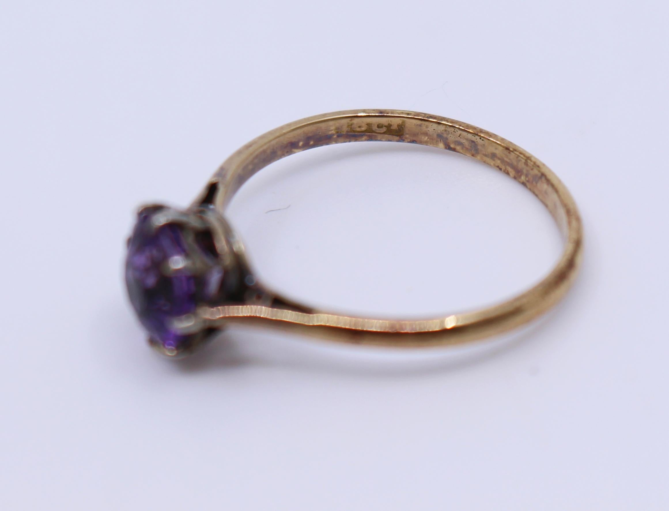 Amethyst 18-Carat Yellow Gold Ring For Sale 1