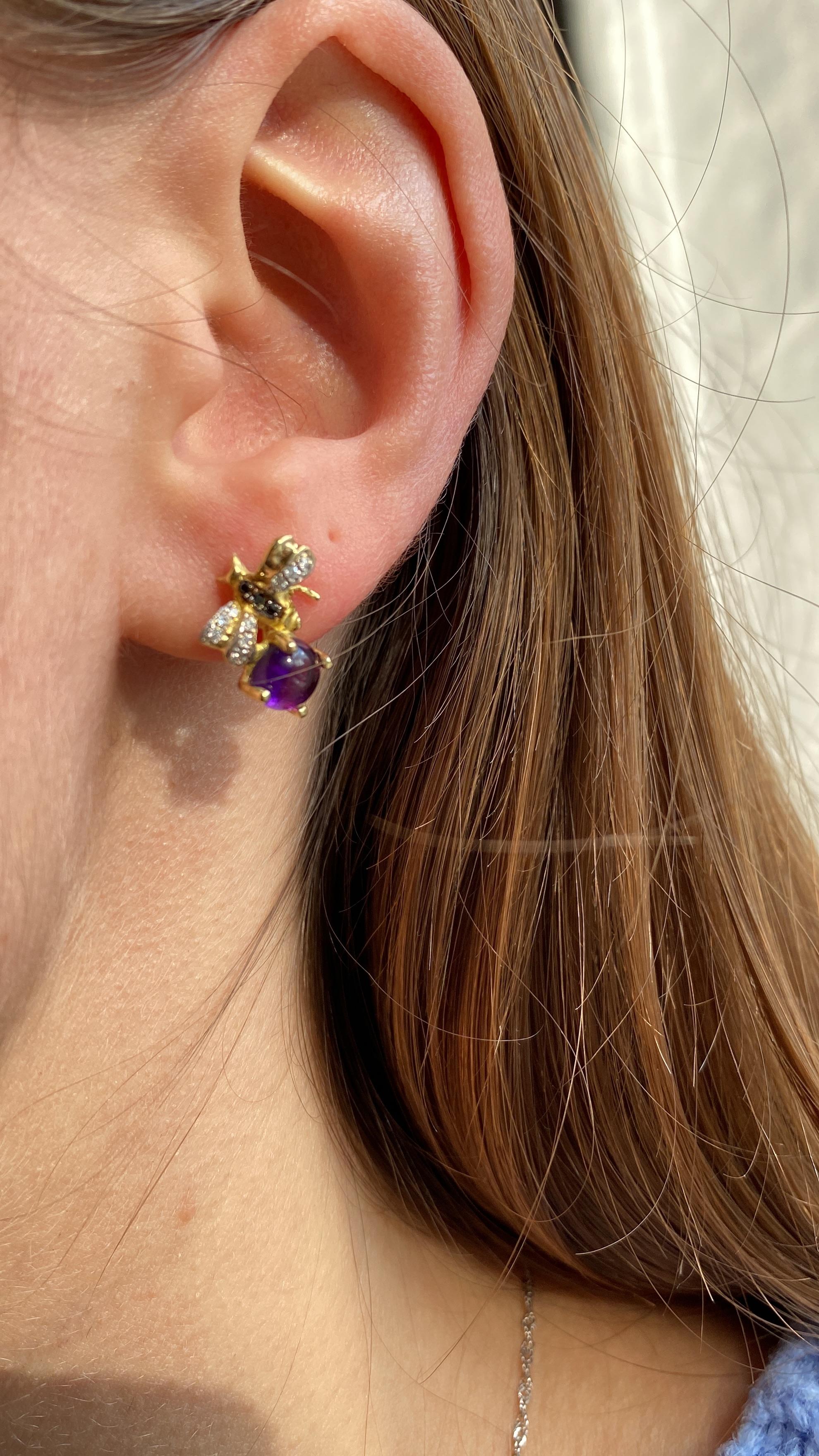 Women's or Men's Amethyst 18k Yellow Gold Handcrafted Diamonds Bee Stud Earrings For Sale