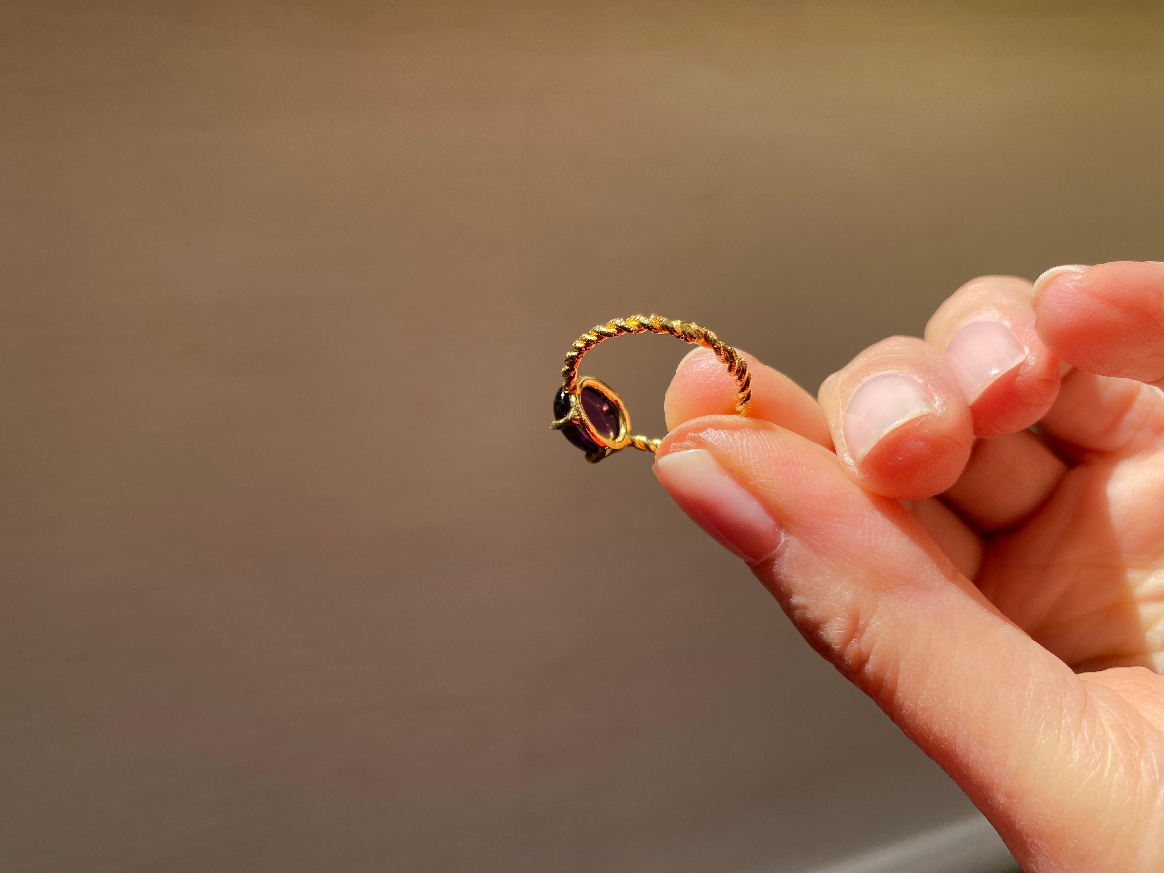 Amethyst 18K Yellow Gold Modern Handcrafted Unisex Rope Ring In New Condition For Sale In Rome, IT