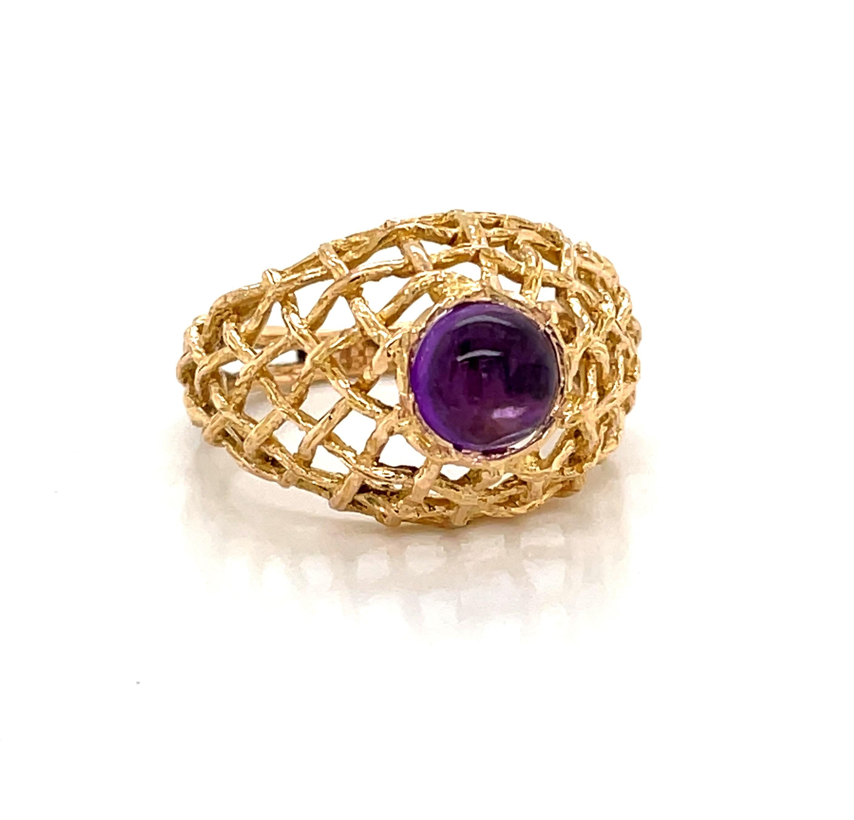 Kuppelring mit Korbgeflecht aus 20 Karat Gelbgold mit Amethyst im Zustand „Hervorragend“ in Mount Kisco, NY