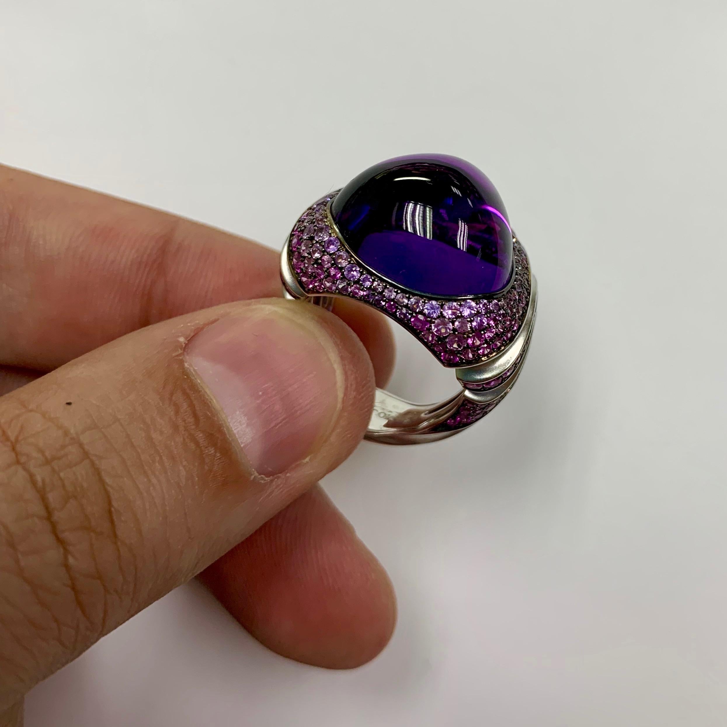 Contemporary Amethyst 21.33 Carat Sapphire 18 Karat White Gold Ring For Sale