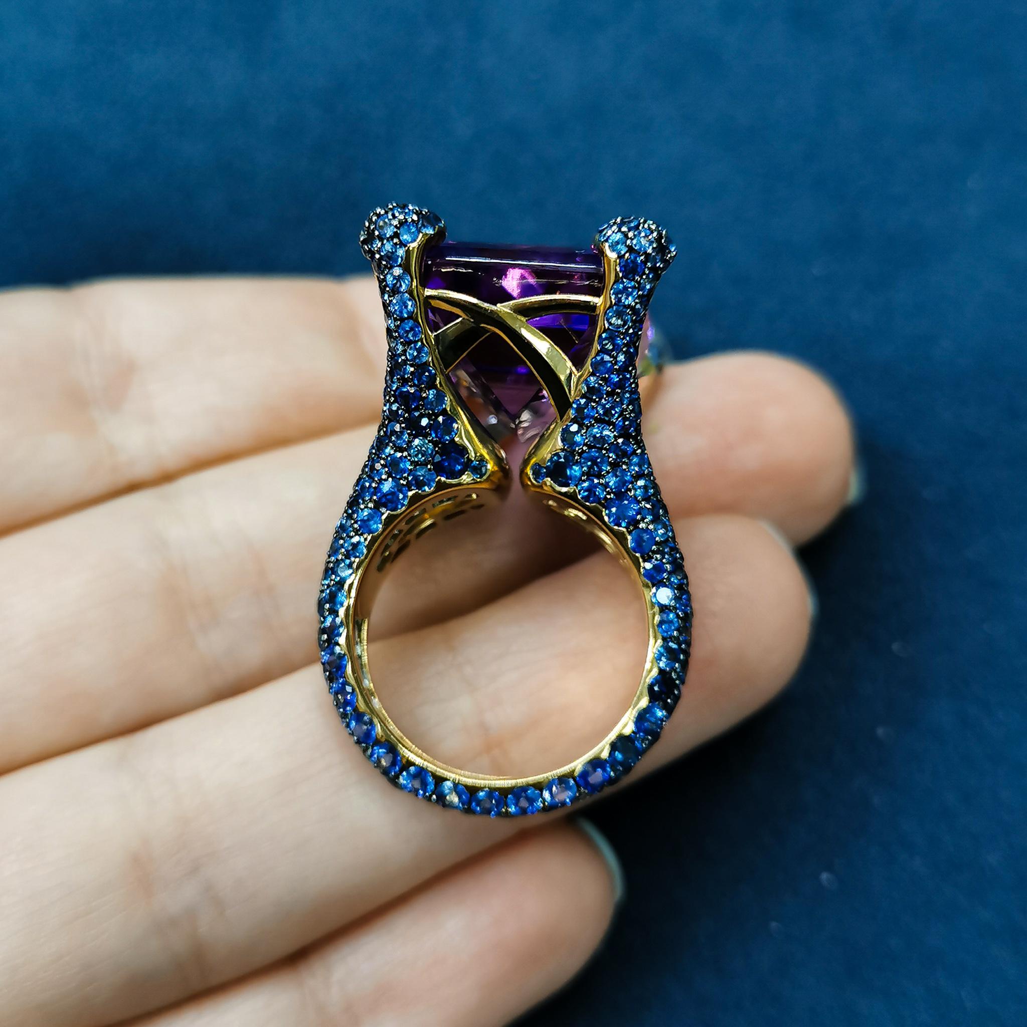 Amethyst 22.06 Carat Blue Sapphires 18 Karat Yellow Gold Ring In New Condition For Sale In Bangkok, TH