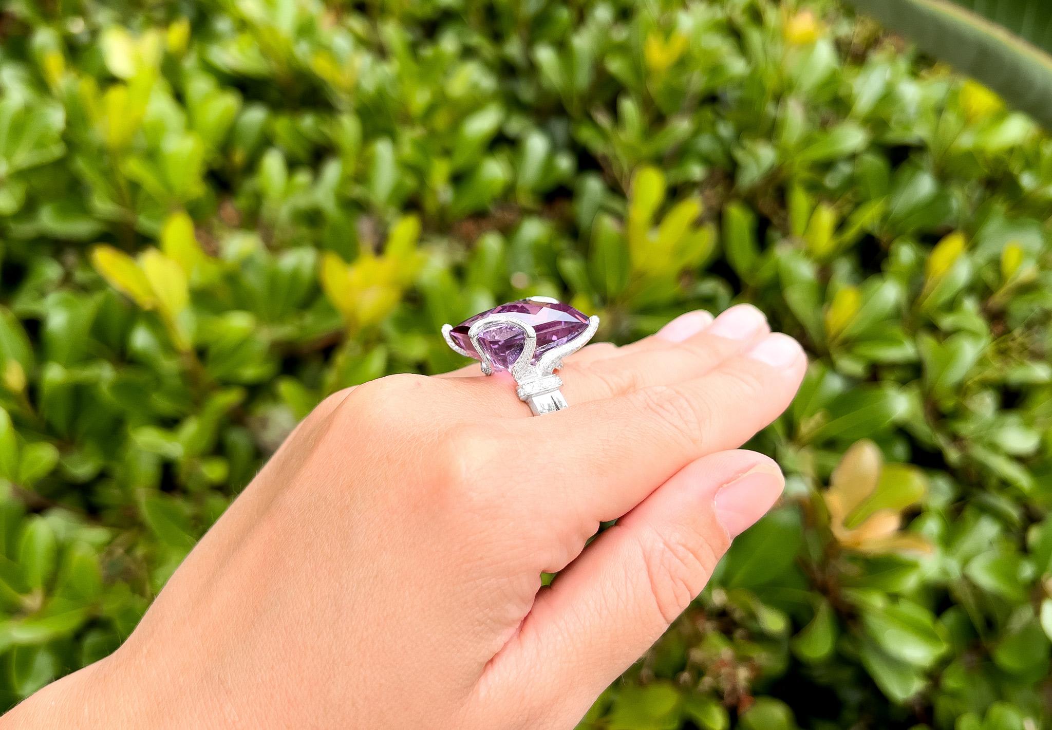 Contemporary Amethyst 30 Carat Ring with Diamonds 1 Carats Total 18k Gold For Sale