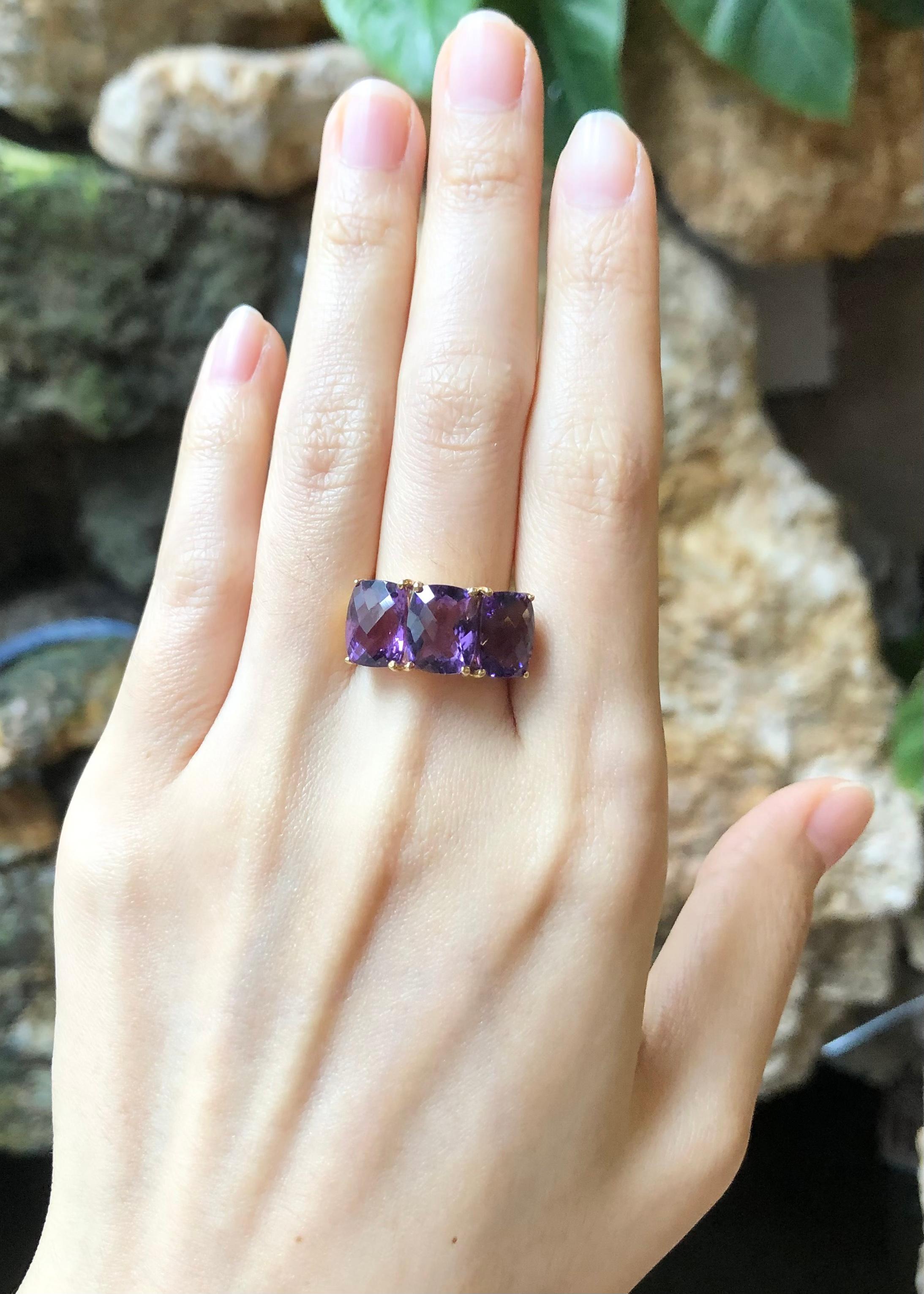 Amethyst 6.30 Carats Ring Set in 18 Karat Gold Settings In New Condition For Sale In Bangkok, TH