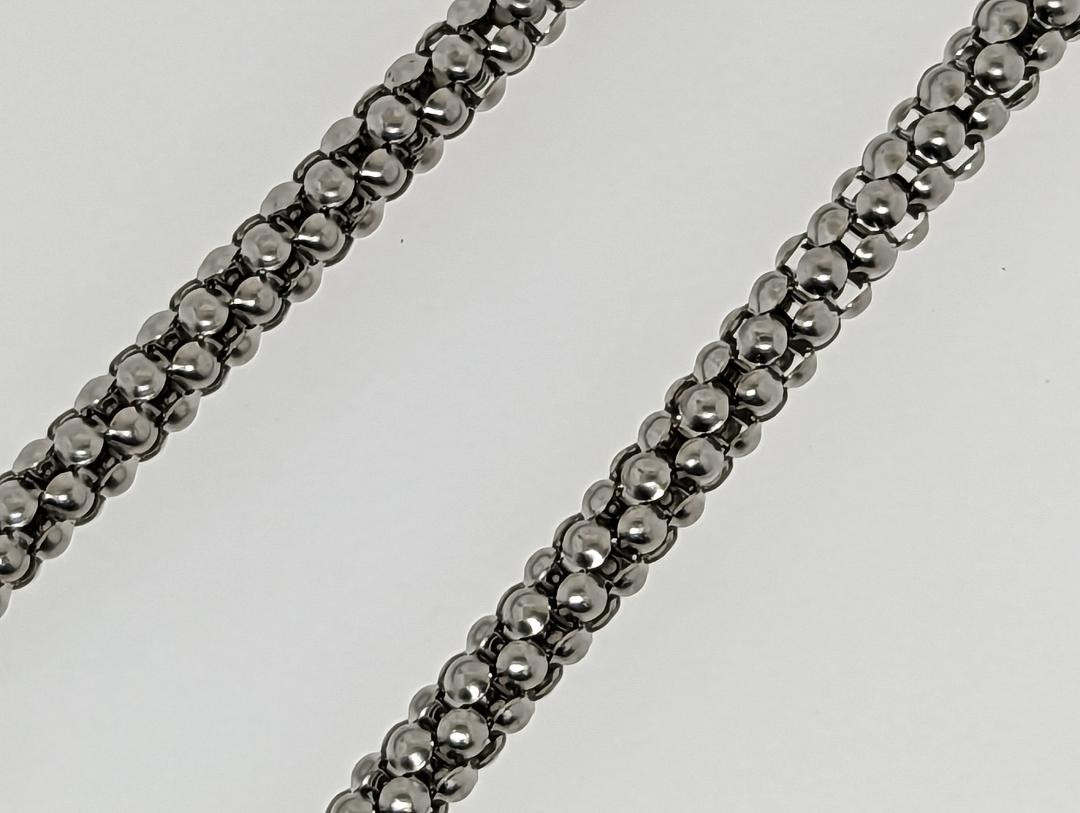 Halskette aus Himbeerstahl mit Amethyst (8.9 Gramm), Himbeer (Ovalschliff) im Angebot