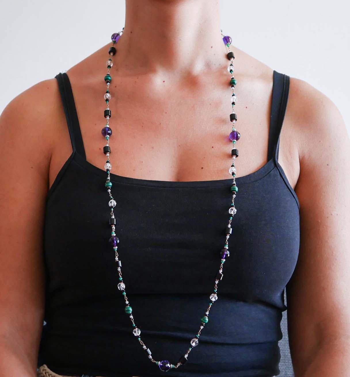 Taille mixte Améthyste,  Agate, Malakite, Cristal de roche, Onyx, Collier en or rose. en vente