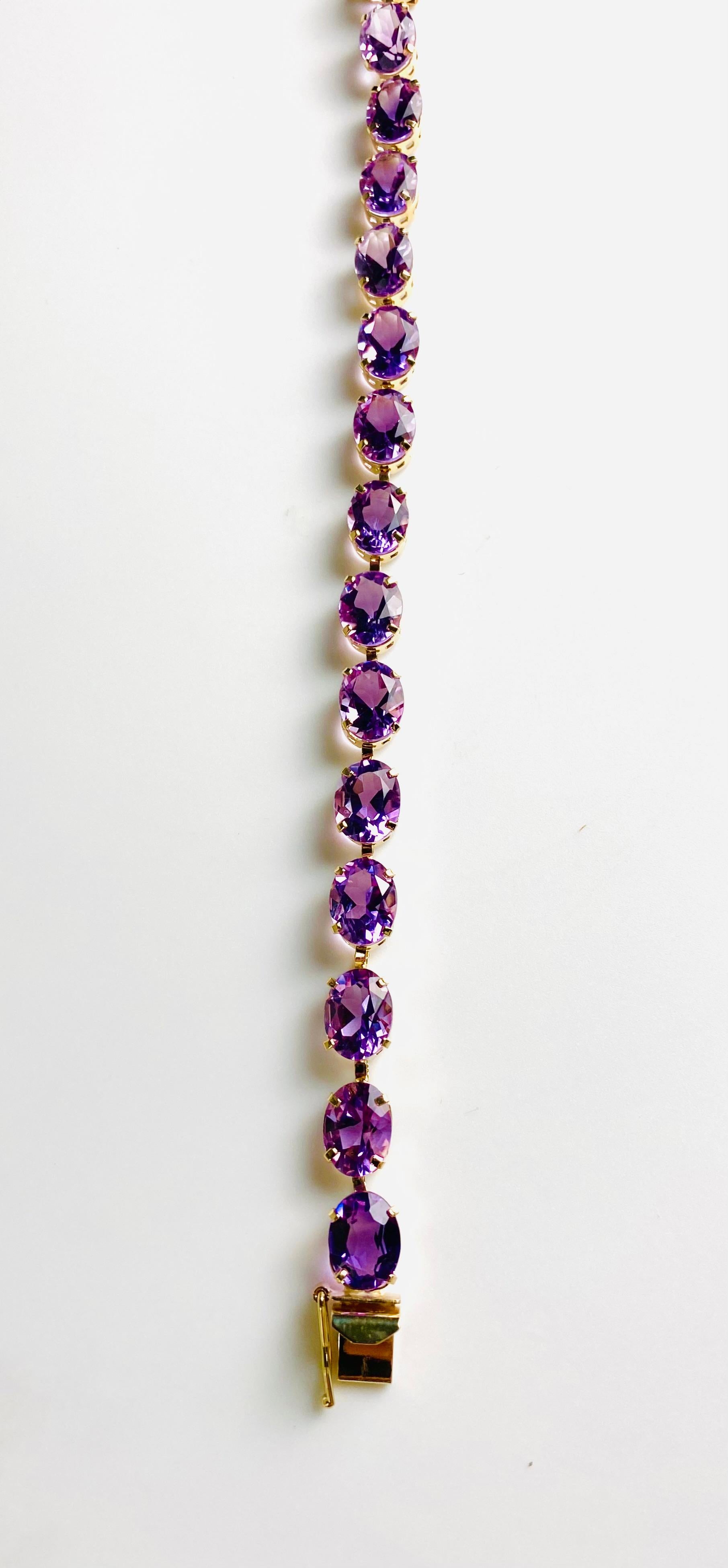 Vintage-Armband aus Amethyst und 14 Karat Gelbgold mit Vintage-Linie (Ovalschliff) im Angebot