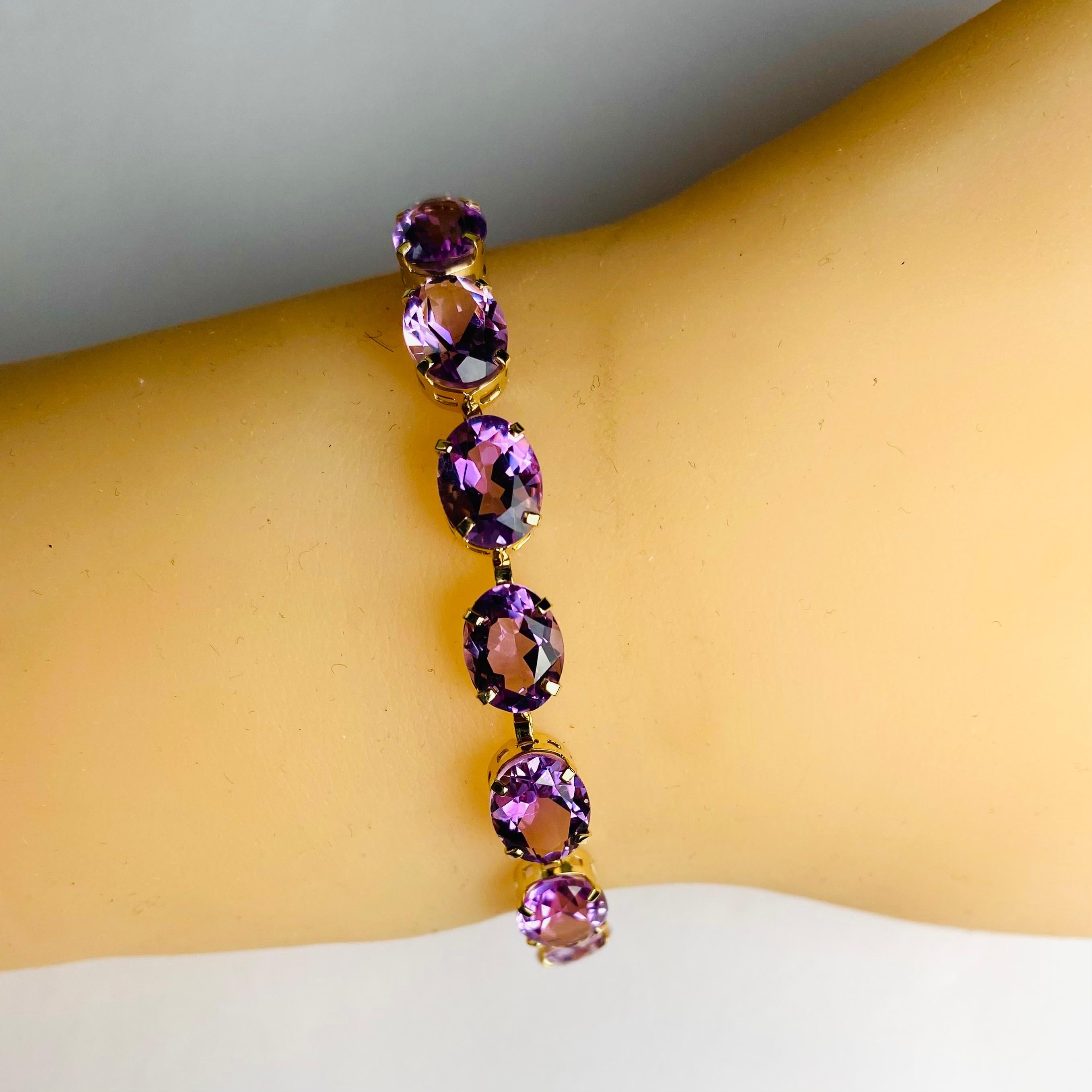 Vintage-Armband aus Amethyst und 14 Karat Gelbgold mit Vintage-Linie im Zustand „Gut“ im Angebot in New York, NY
