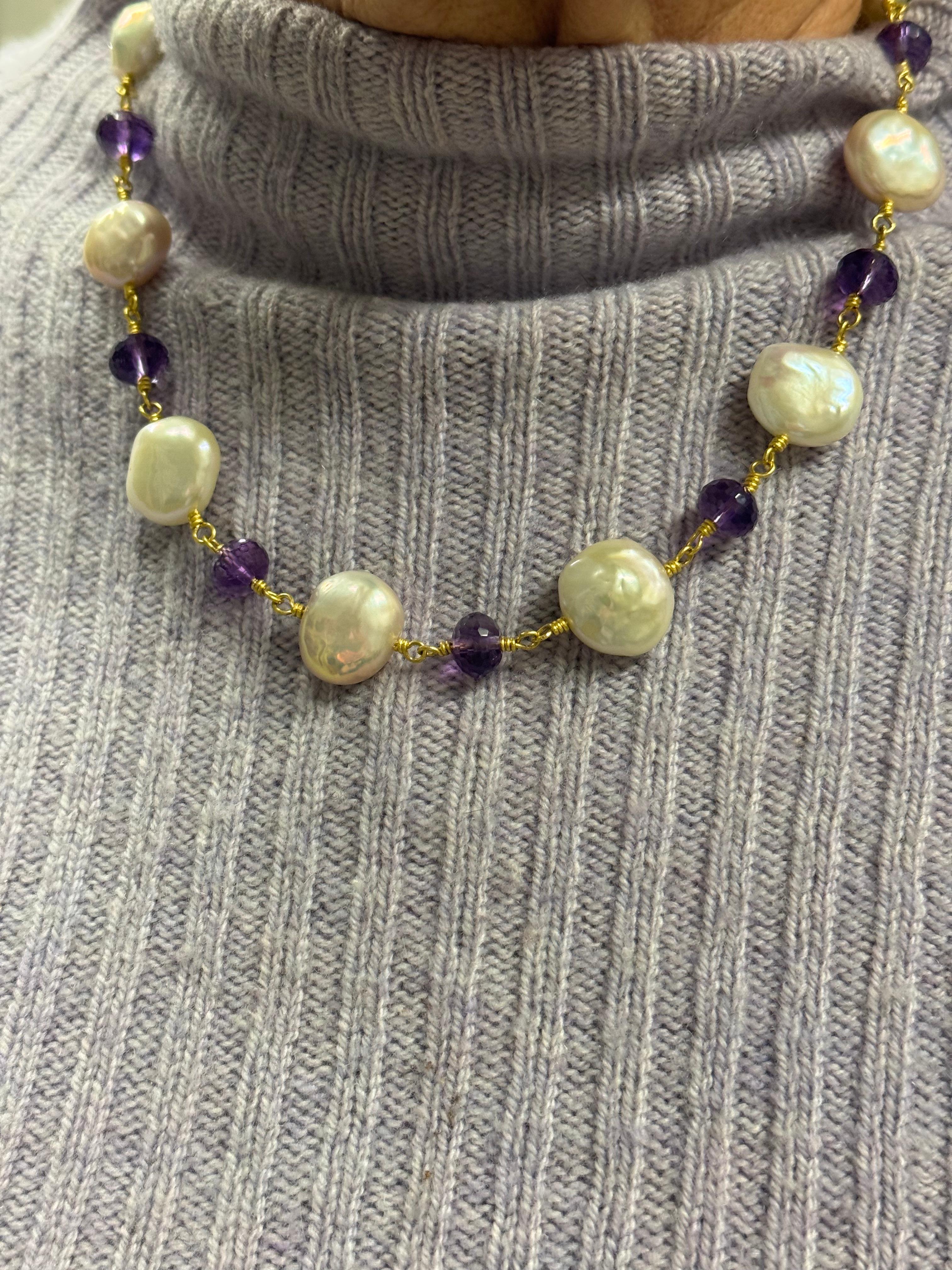 Ametista e  Collana di perle a bottone Blush in oro 22 carati In condizioni Nuovo in vendita a New York, NY