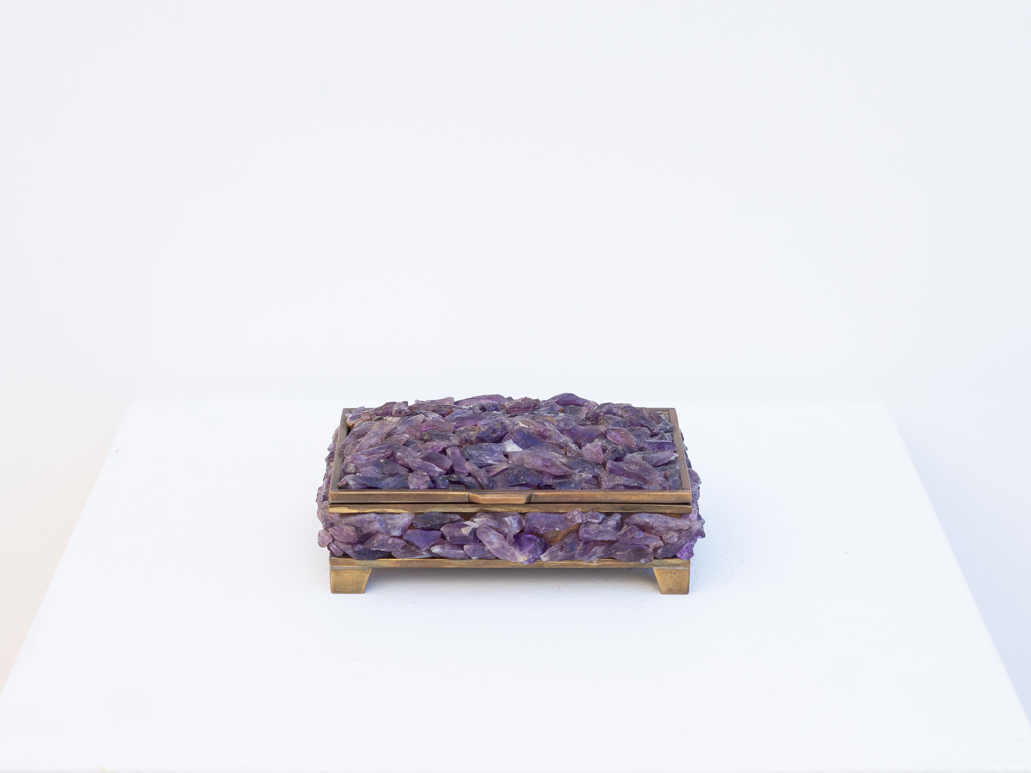 Amethyst- und Messing-Schmuckkästchen, Hollywood Regency Mineral Stone Box -  1940s im Angebot 4