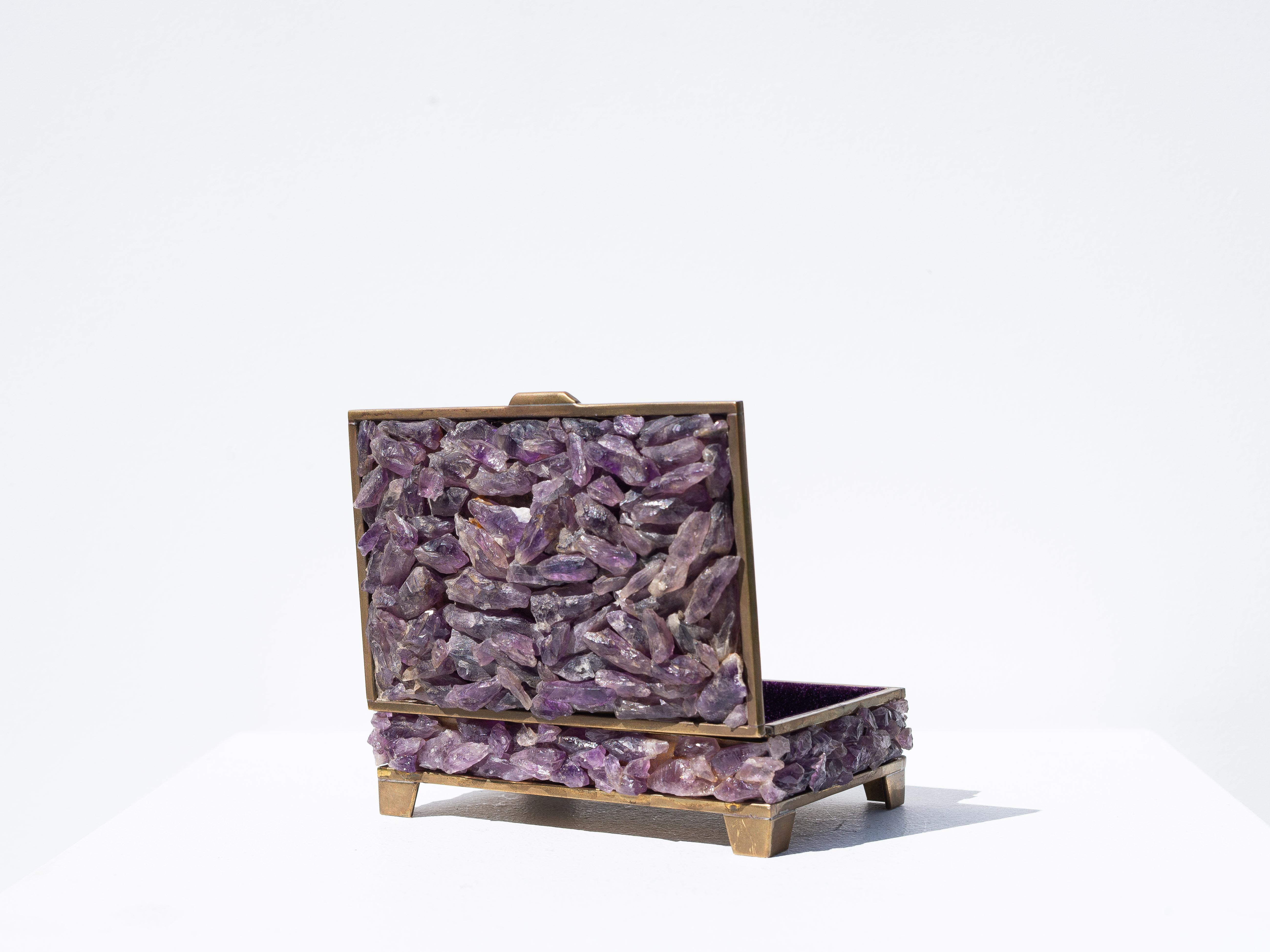 Amethyst- und Messing-Schmuckkästchen, Hollywood Regency Mineral Stone Box -  1940s (Französisch) im Angebot