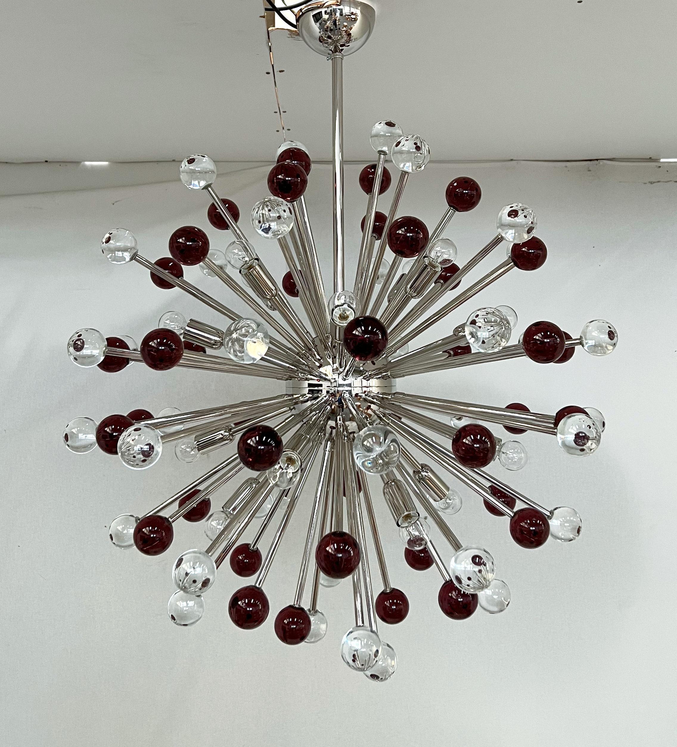 Mid-Century moderno Lampadario Sputnik Ametista e Clear Burst di Fabio LTD in vendita