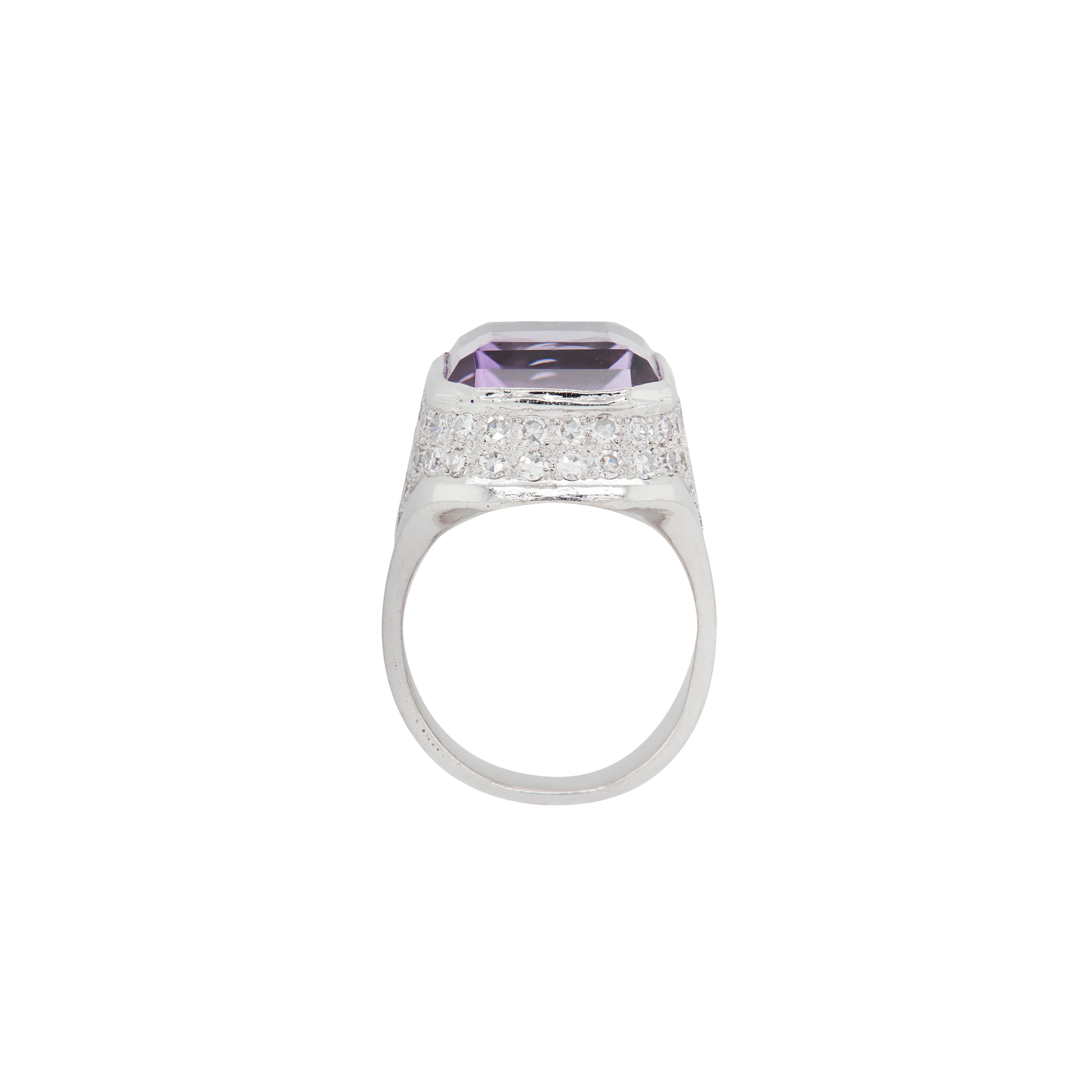 Modern Amethyst and Diamond 18 Carat White Gold Large Cocktail Ring For Sale