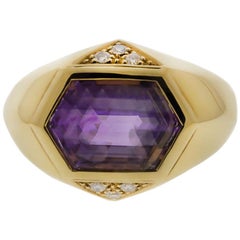Amethyst and Diamond 18 Karat Yellow Gold Ring Amethyst and Diamond 18 Karat Yellow Gold Ring