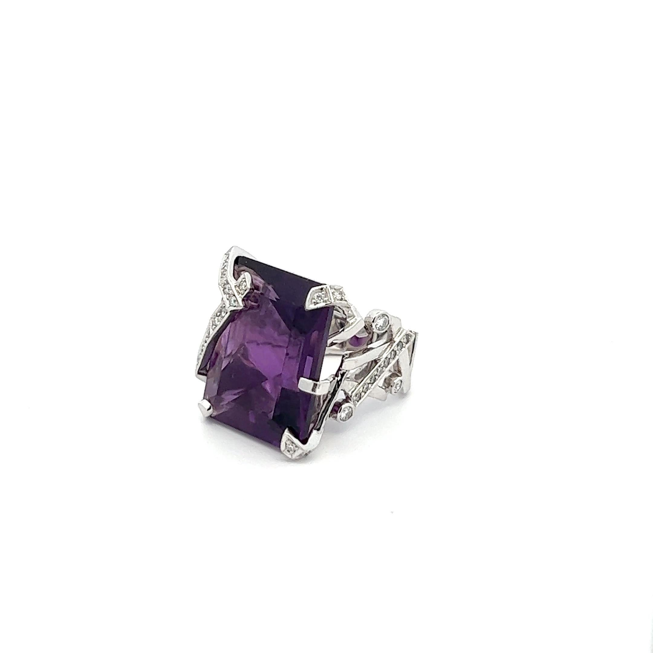 Very rare ring, made of 18k white gold and a deep purple Amethyst, by Chanel.
Total Diamond weight: circa 1.8ct.
Weight: circa 20.4 grams.
Ring size: European 51 (can be resized by a good goldsmith)
Marked with the French hallmark for 18k gold.