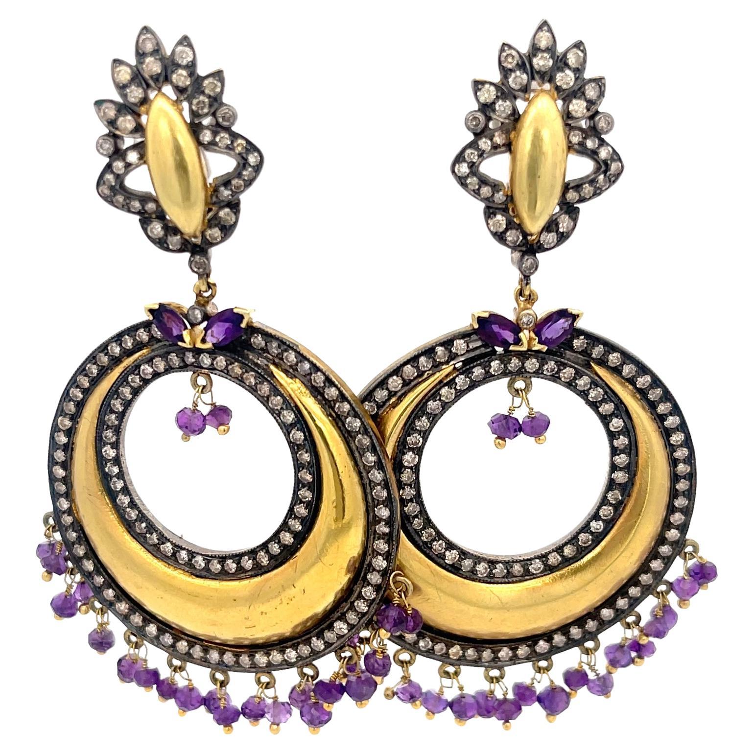 Boucles d'oreilles pendantes en or jaune 18 carats avec améthyste et diamant