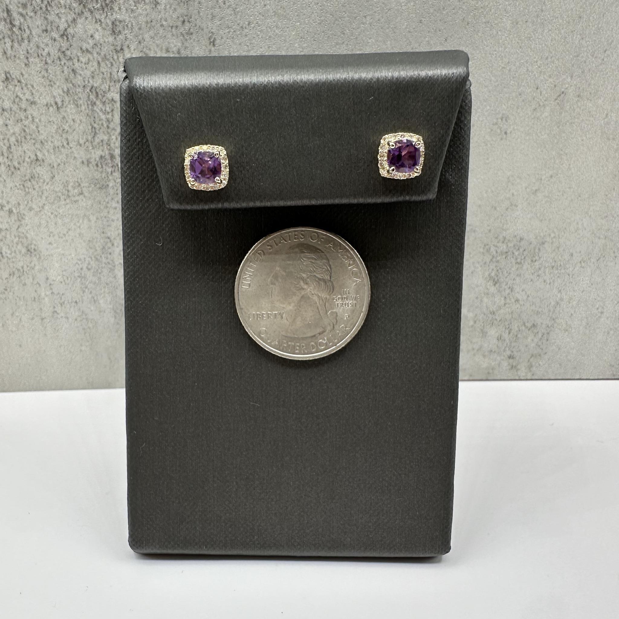 Boucles d'oreilles améthyste et diamant en or jaune 10kt - 0.15ctw, taille coussin, New Neuf - En vente à West Hempstead, NY