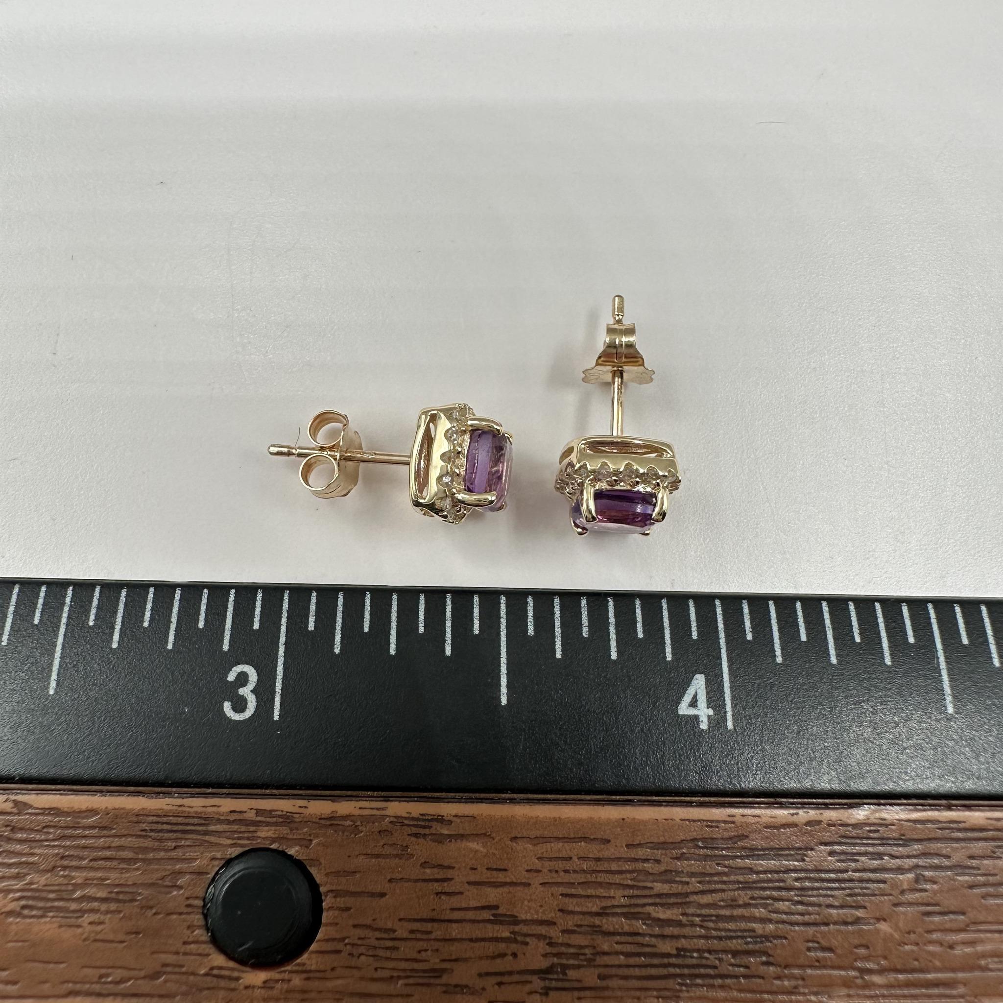 Boucles d'oreilles améthyste et diamant en or jaune 10kt - 0.15ctw, taille coussin, New Pour femmes en vente