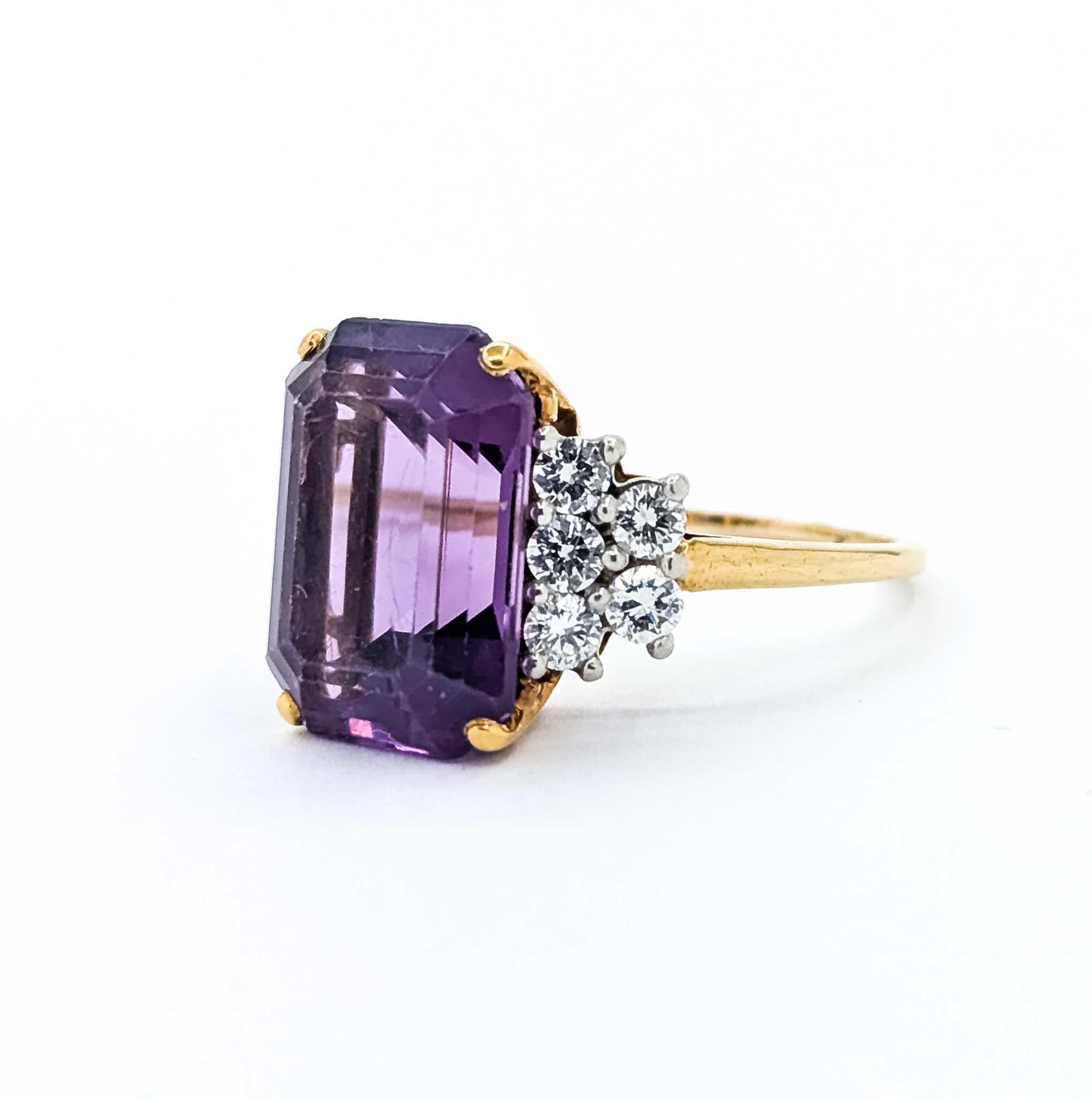 Contemporain Bague en or avec améthyste et diamant en vente
