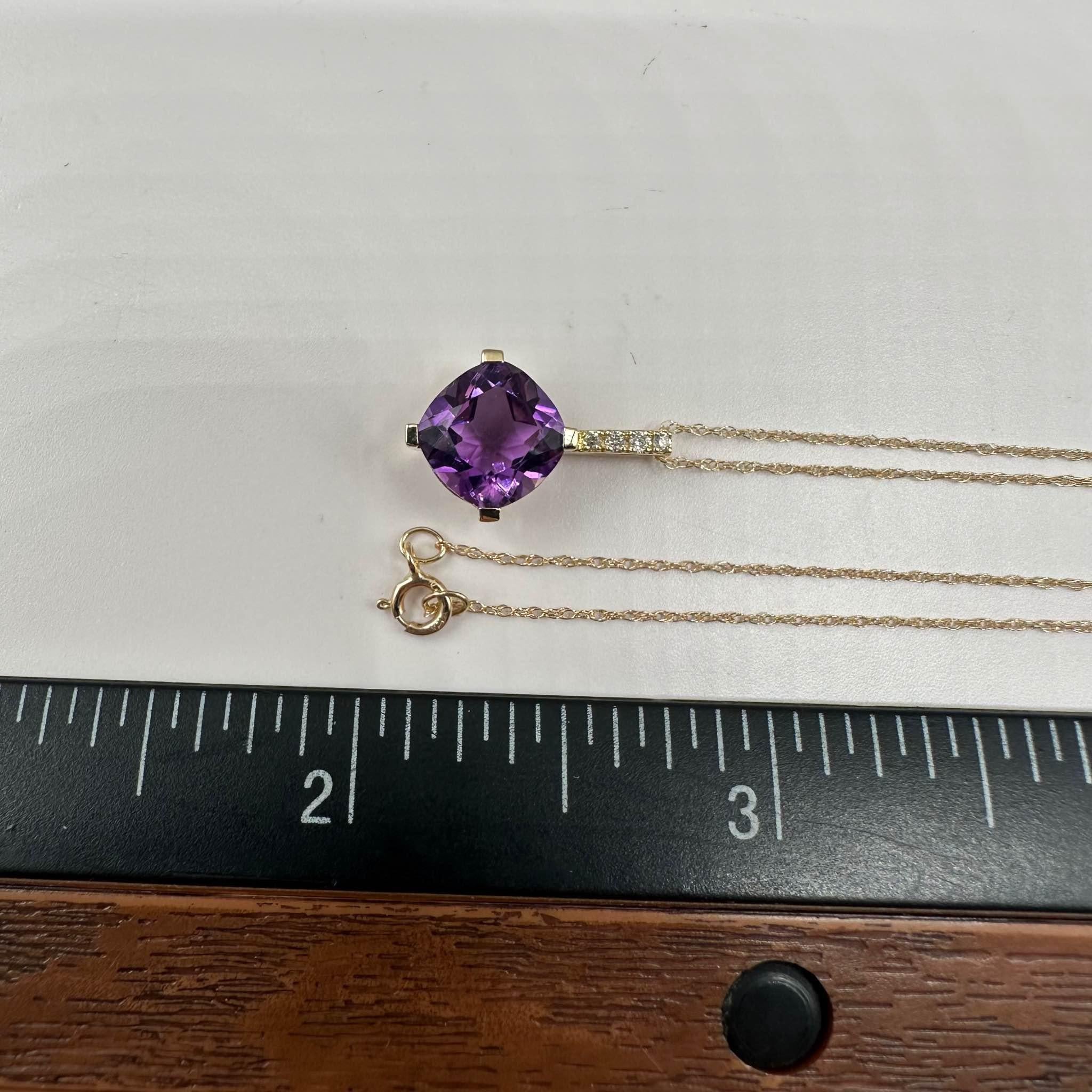 Donna Collana con ametista e diamanti in oro giallo 10kt - Ametista da 8 mm, diametro 0,04 ct. in vendita