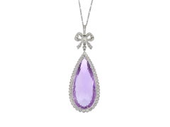 Anhänger mit Amethyst und Diamant, um 1910.