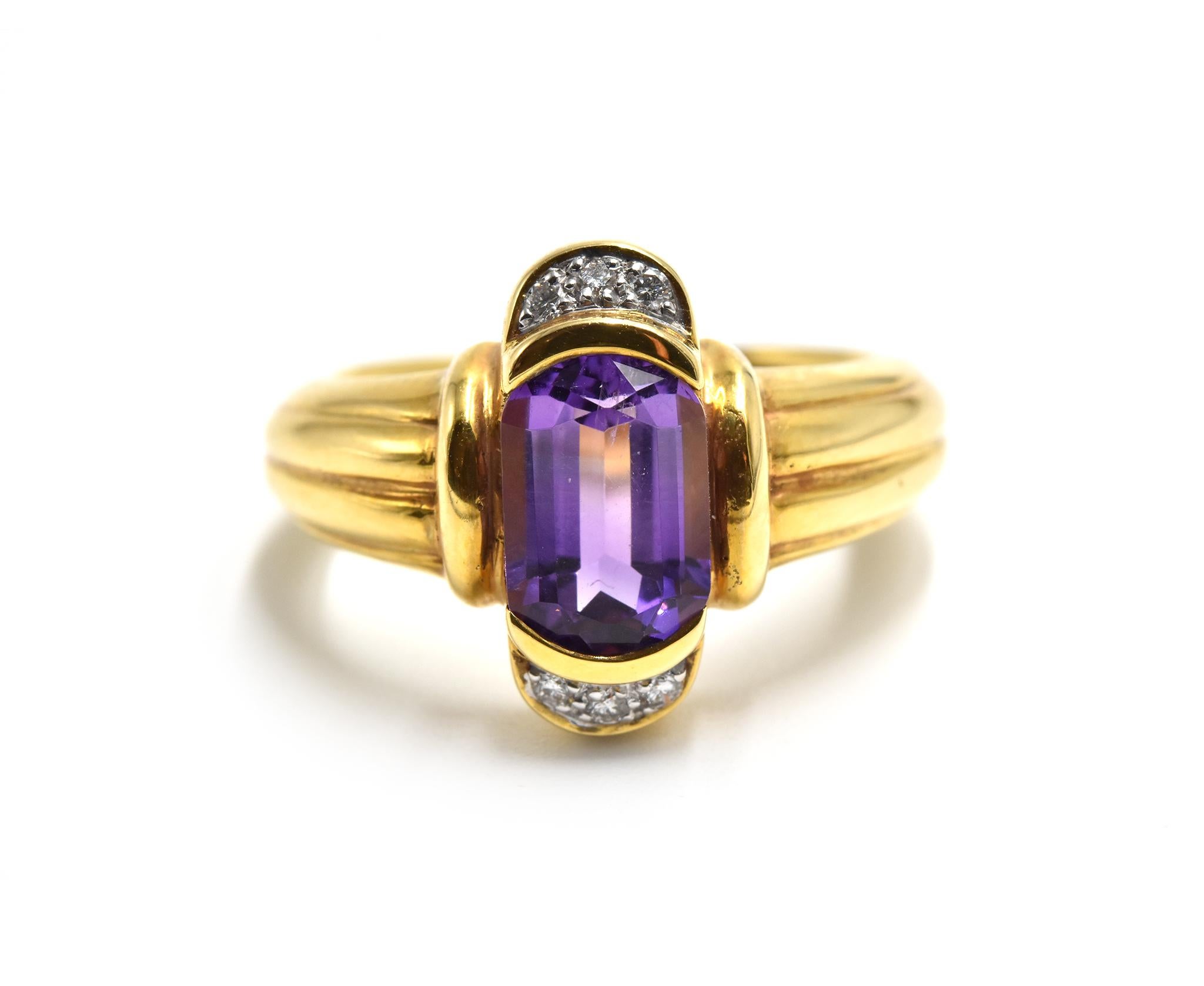 Amethyst and Diamond Ring 18 Karat Yellow Gold In Excellent Condition In Scottsdale, AZ