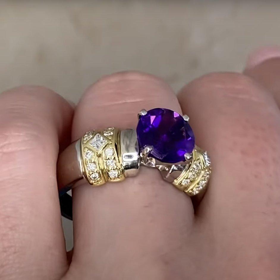 Taglio rotondo Anello con ametista e diamante (circa 2,40 carati), oro giallo 18 carati in vendita