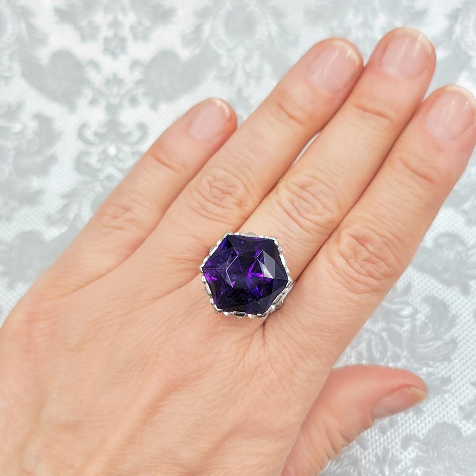 Amethyst and Diamond Ring For Sale 3