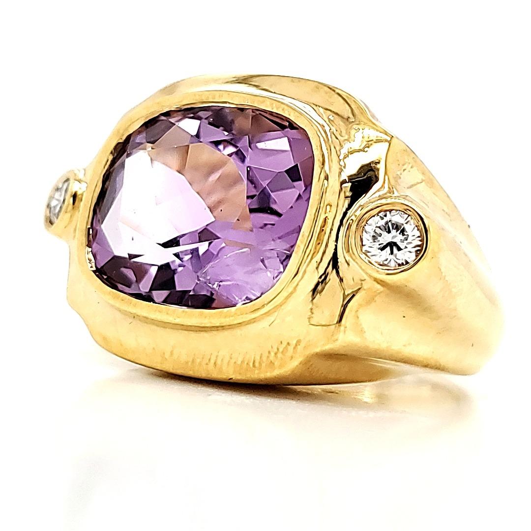 Contemporary Amethyst and Diamond Engagement Ring in 18k gold For Sale
