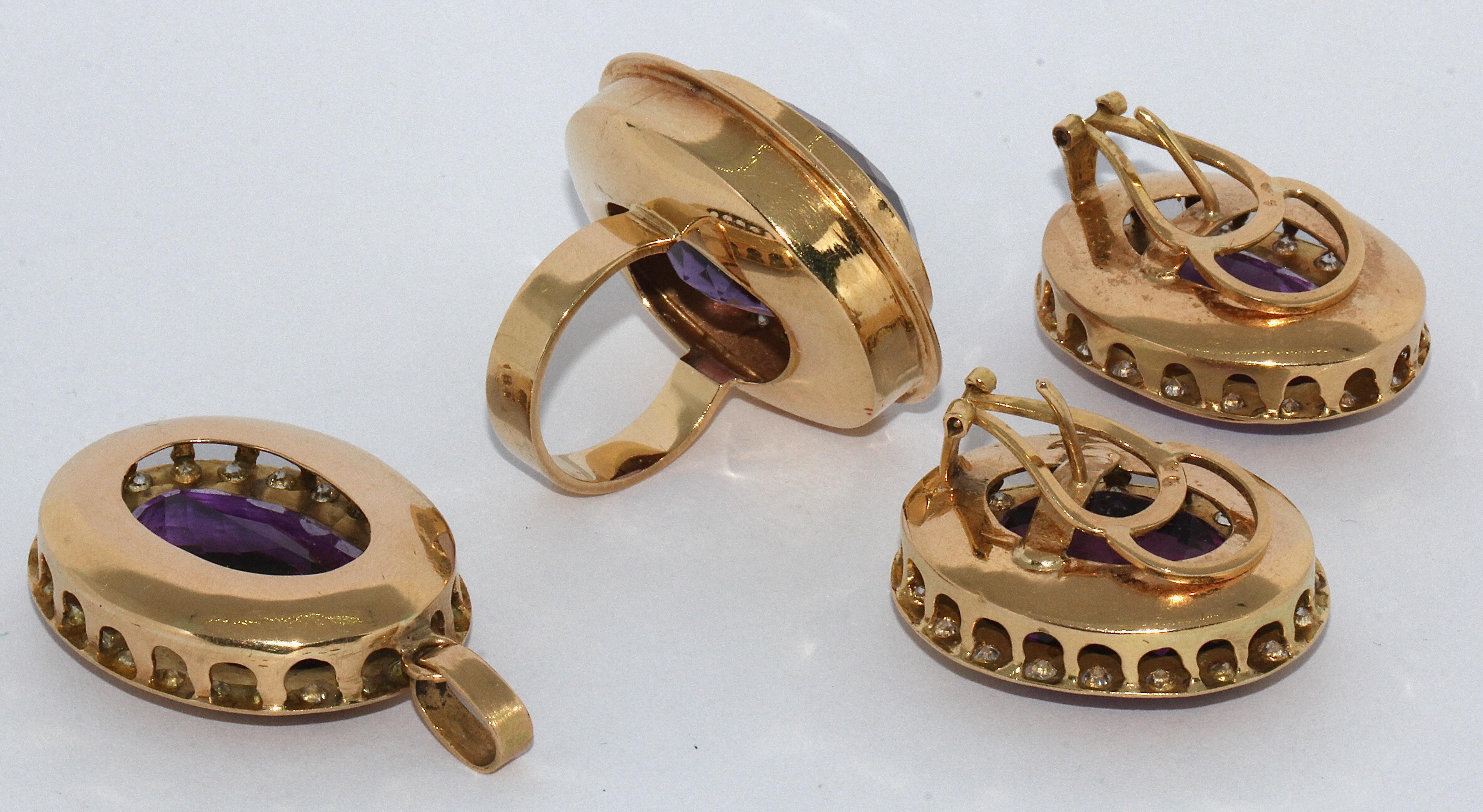 Set aus einem Anhänger, Ohrclips, Ohrringen und Ring mit Amethyst und Diamant Damen im Angebot