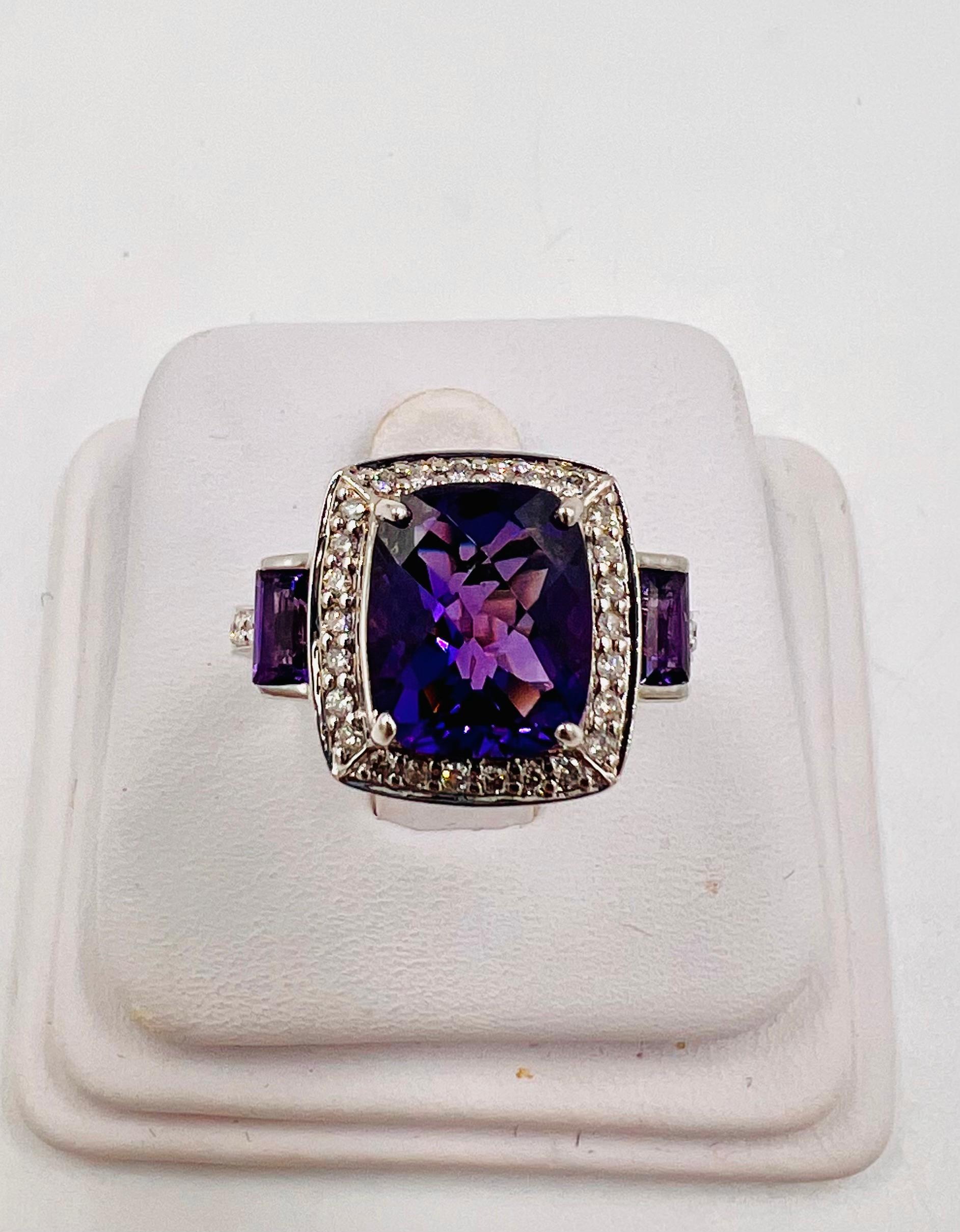 Amethyst And Diamond White Gold Ring Size 8.25 In Good Condition For Sale In Los Angeles, CA