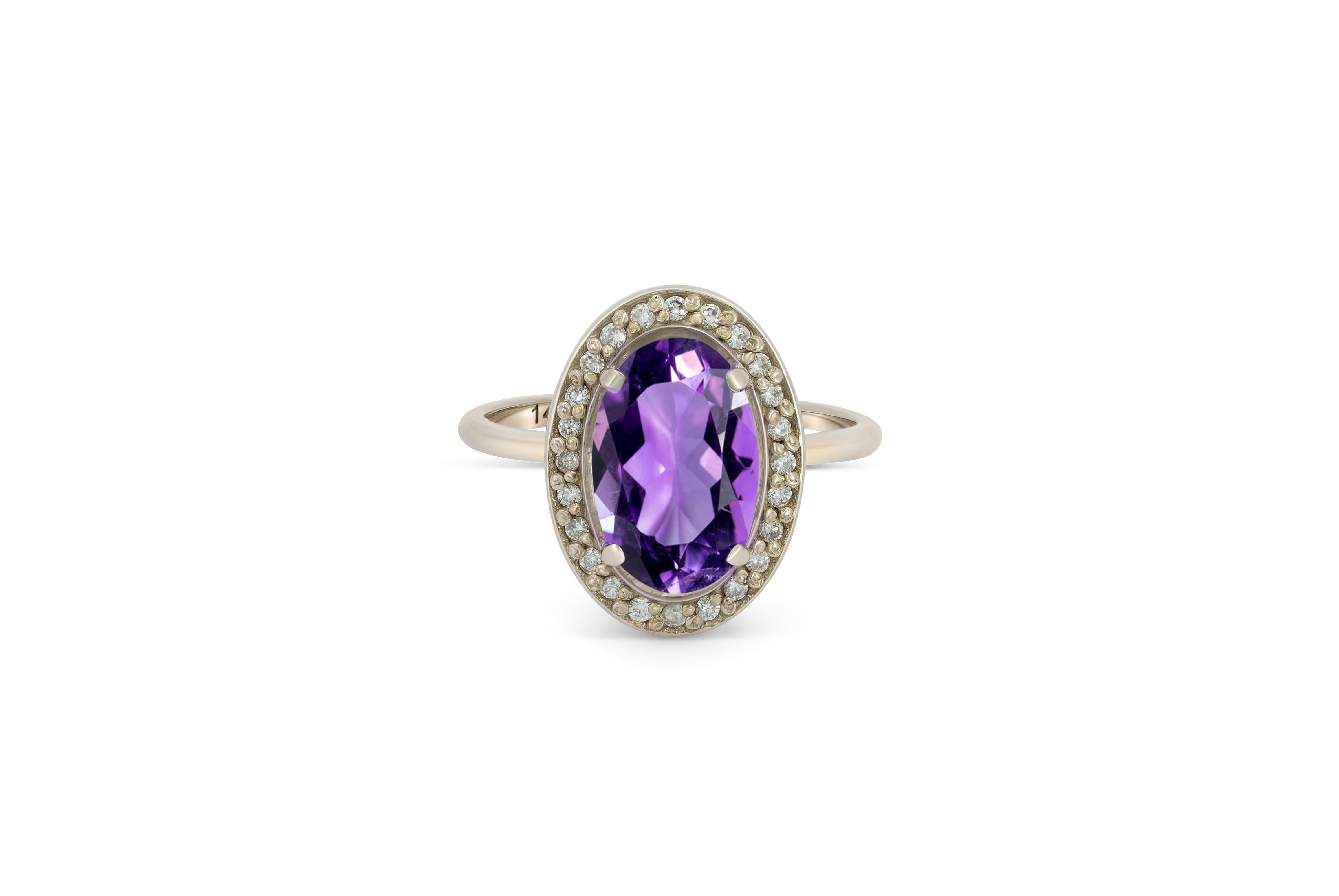Modern Amethyst and diamonds 14k gold ring.  For Sale