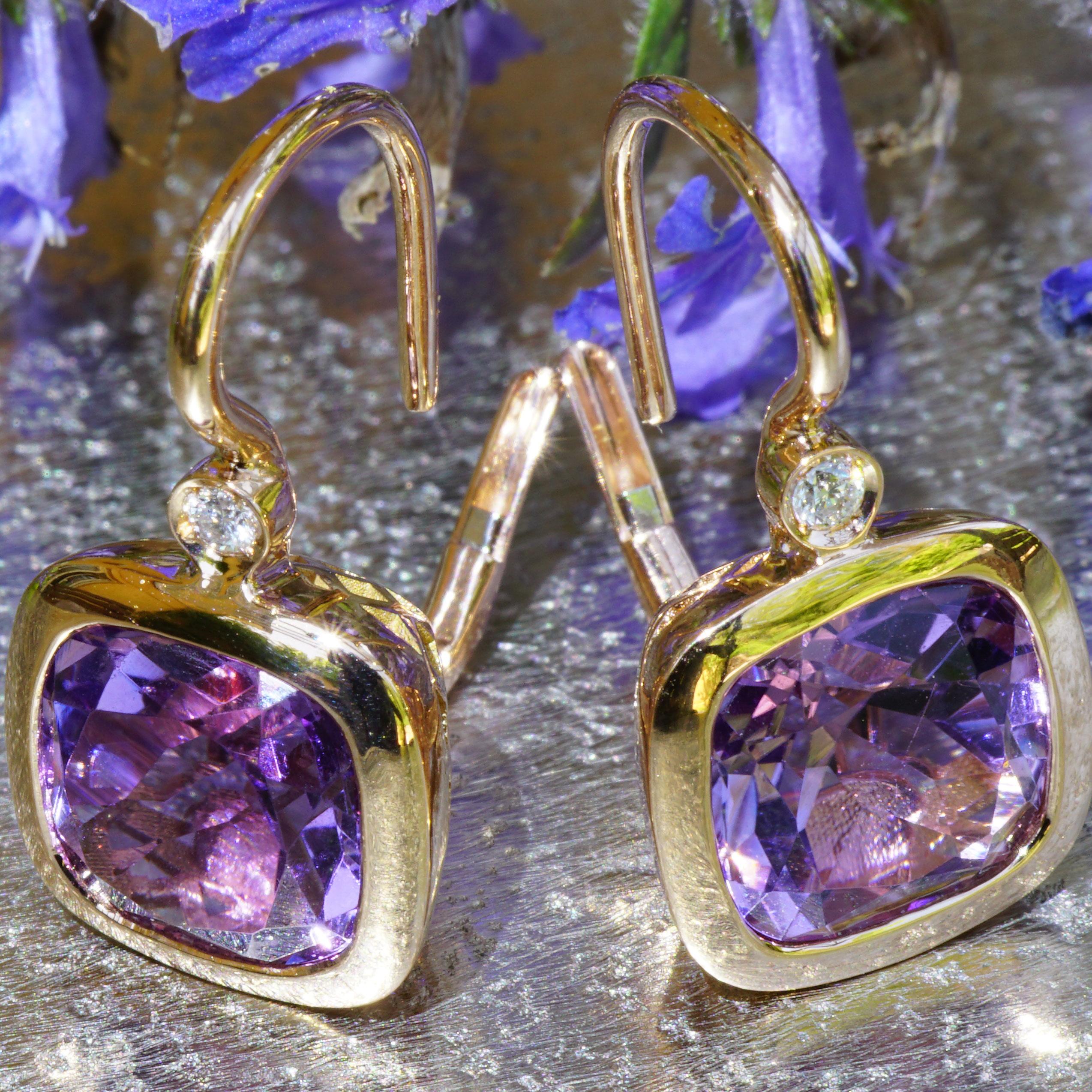 Amethyst and Diamonds Earrings Very Modern Setting High End Italian Jewellery  For Sale 2