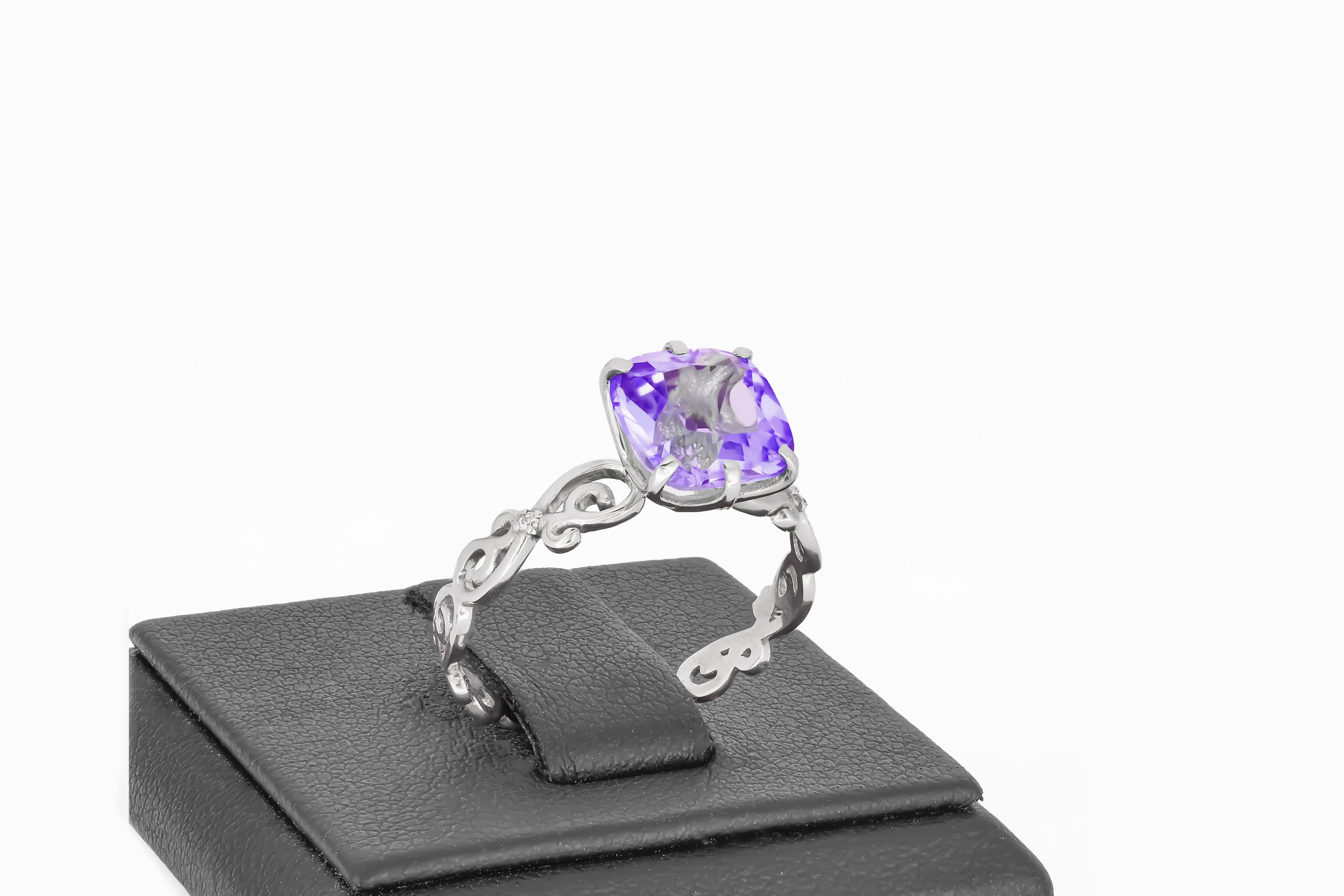 in vendita:  Amethyst and diamonds ring 4